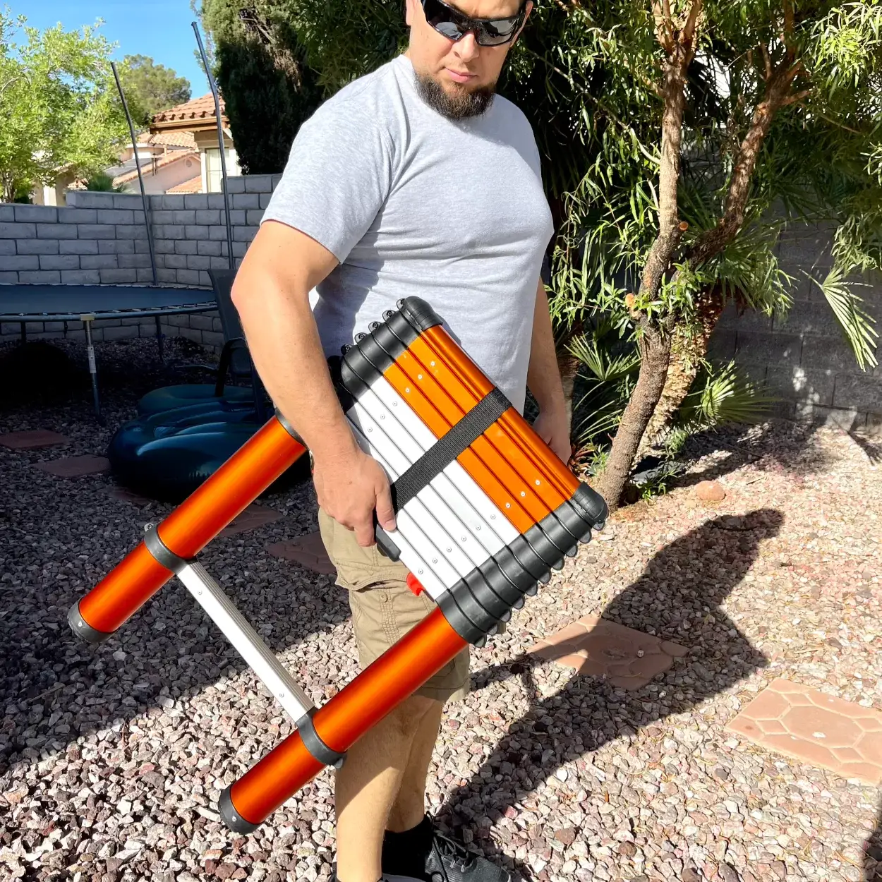 Multi-Use Telescoping Ladder Aluminum Extension Ladder One-Button Retraction 330 Lb Capacity