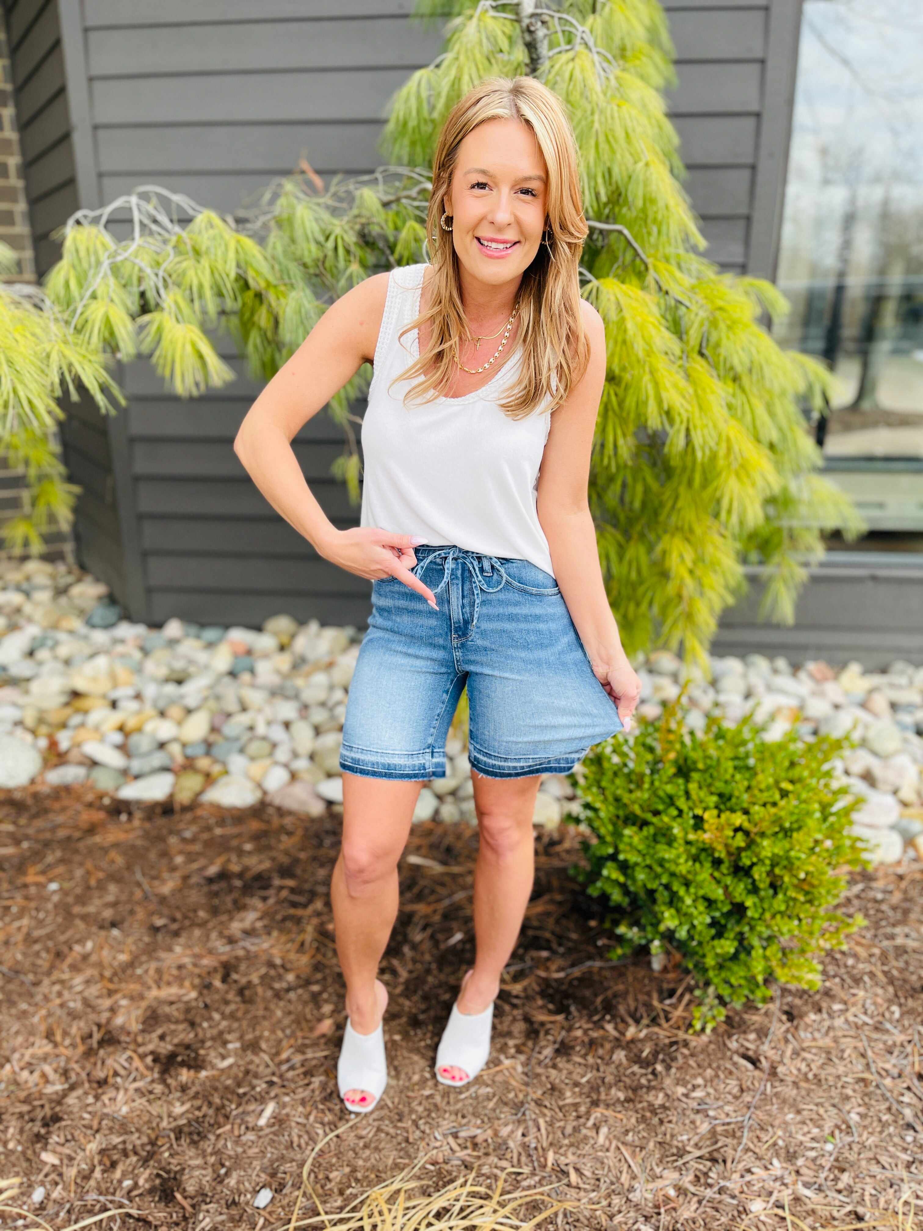 REG/CURVY Ray of Sunshine Shorts