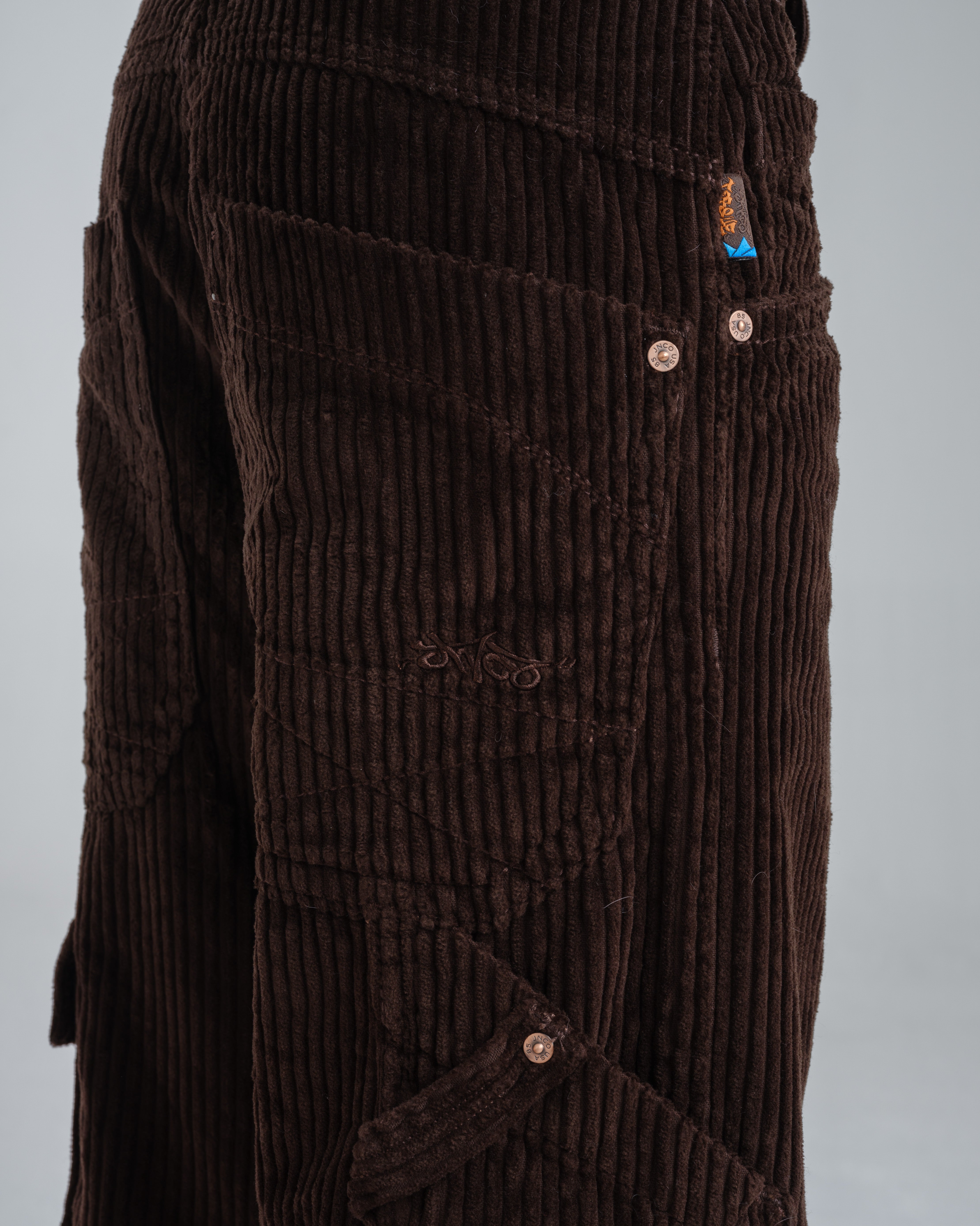 W Torque Cargo Carpenter. 23