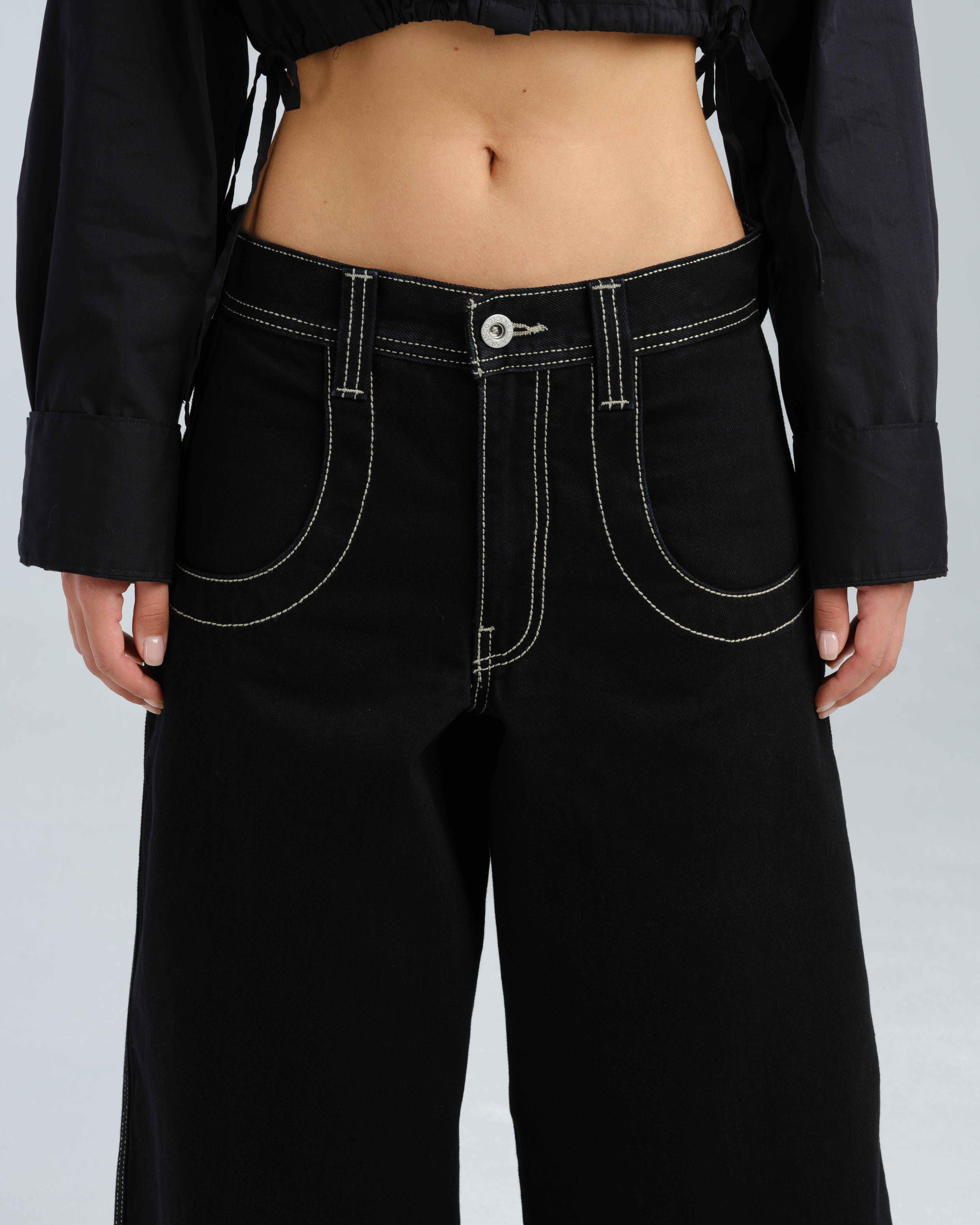 W Artistical Uprising. 26