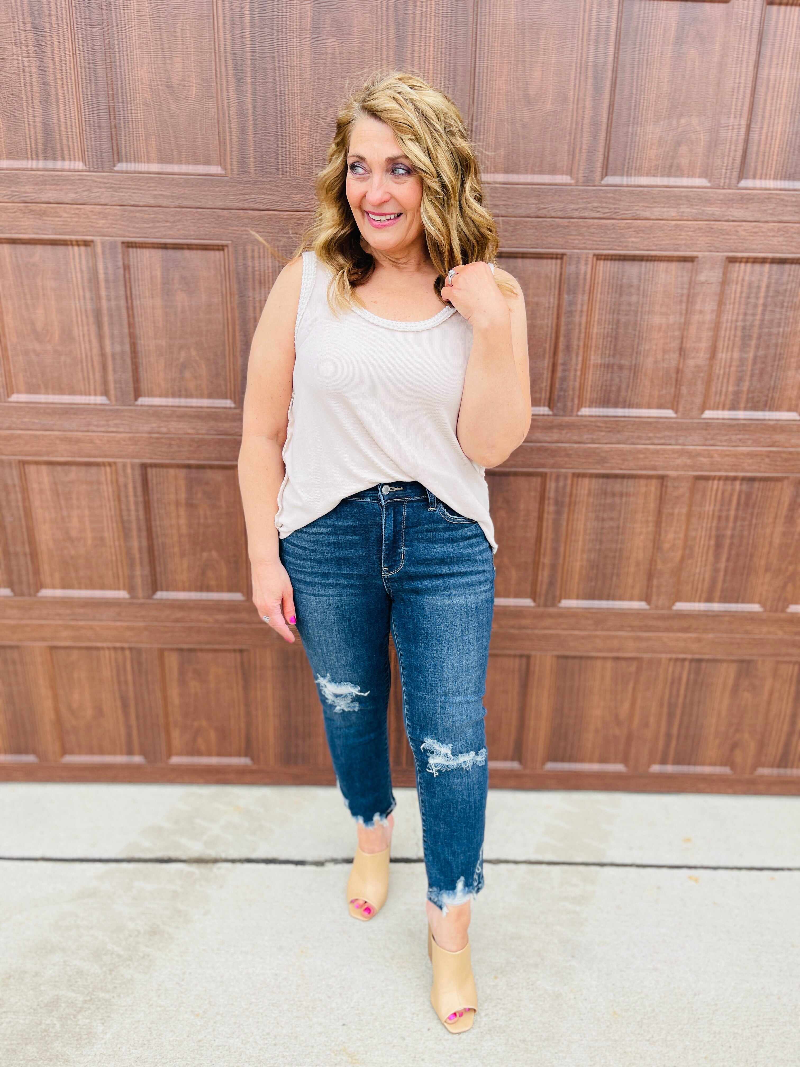 REG/CURVY Can't Crop Me Straight Jeans