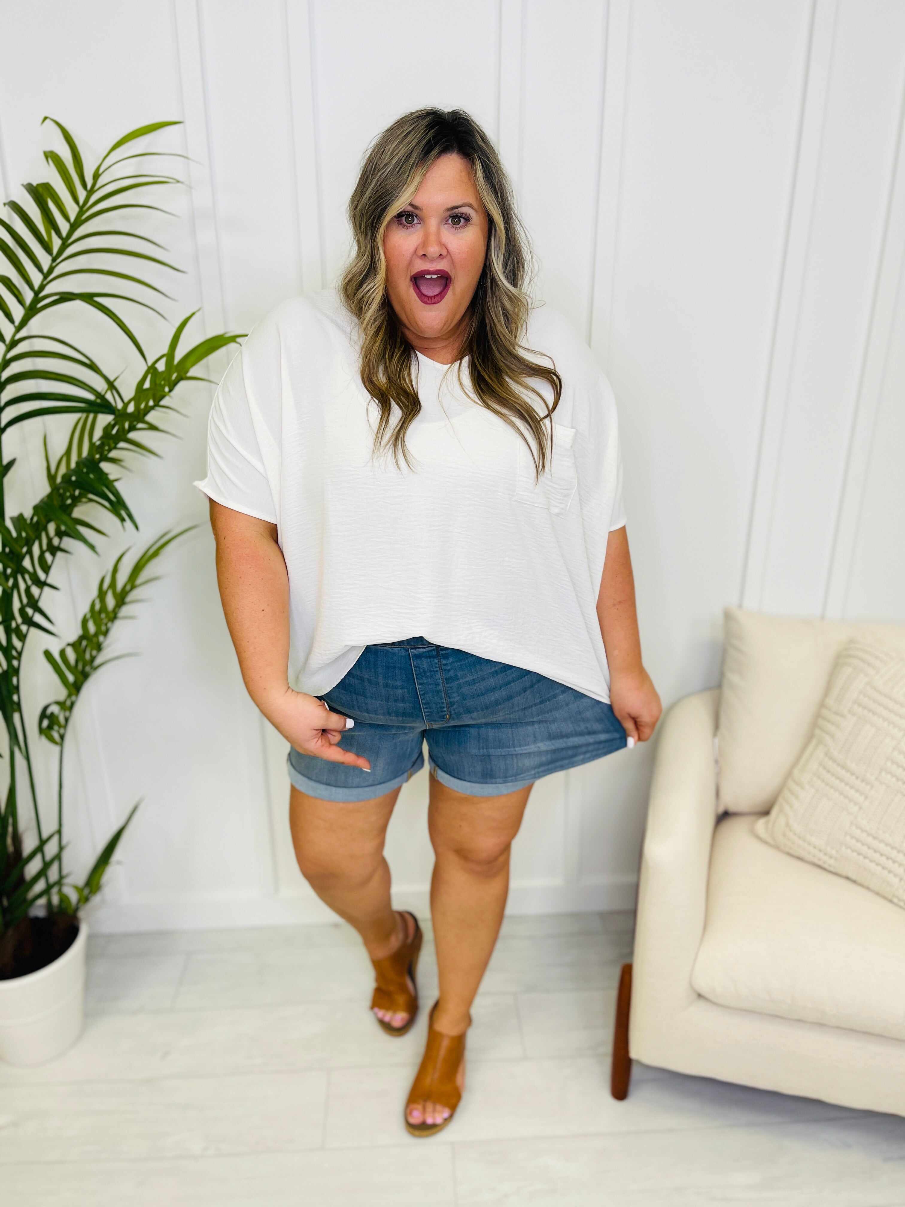 REG/CURVY Pull Ahead Pull On Elastic Waistband Shorts
