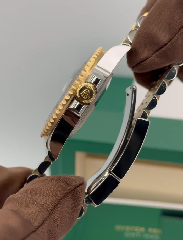 NEW 2026 Rolex GMT-Master II 40mm 126713GRNR Two-Tone Jubilee