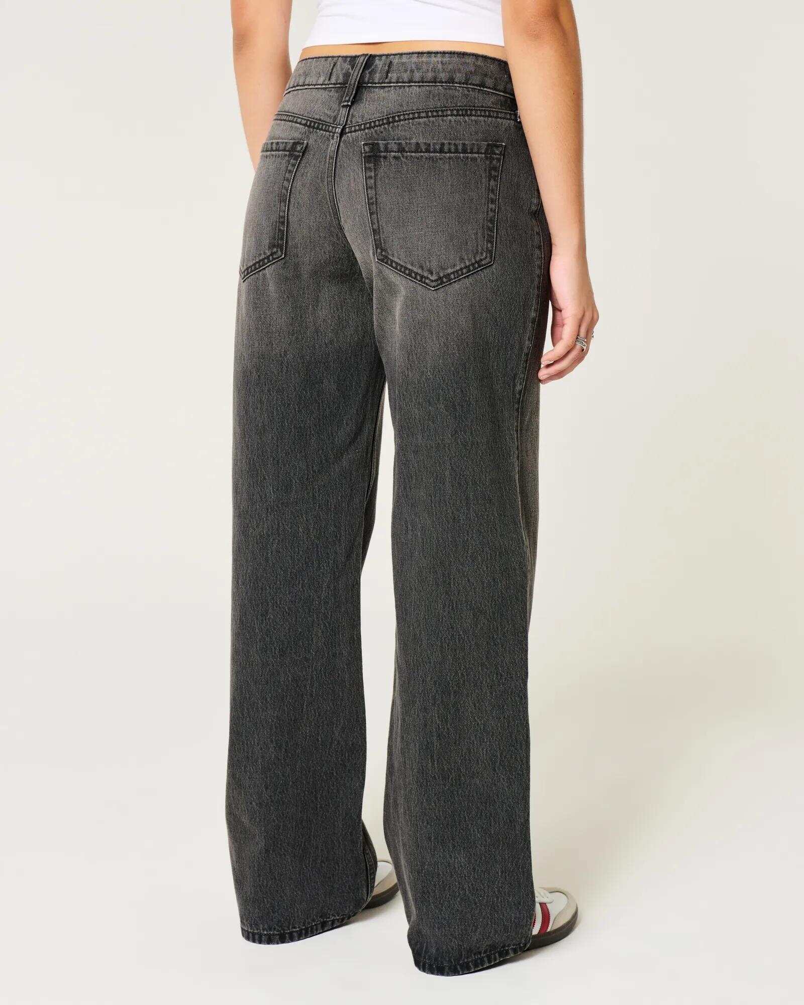 Curvy Low-Rise Light Wash Baggy Jeans