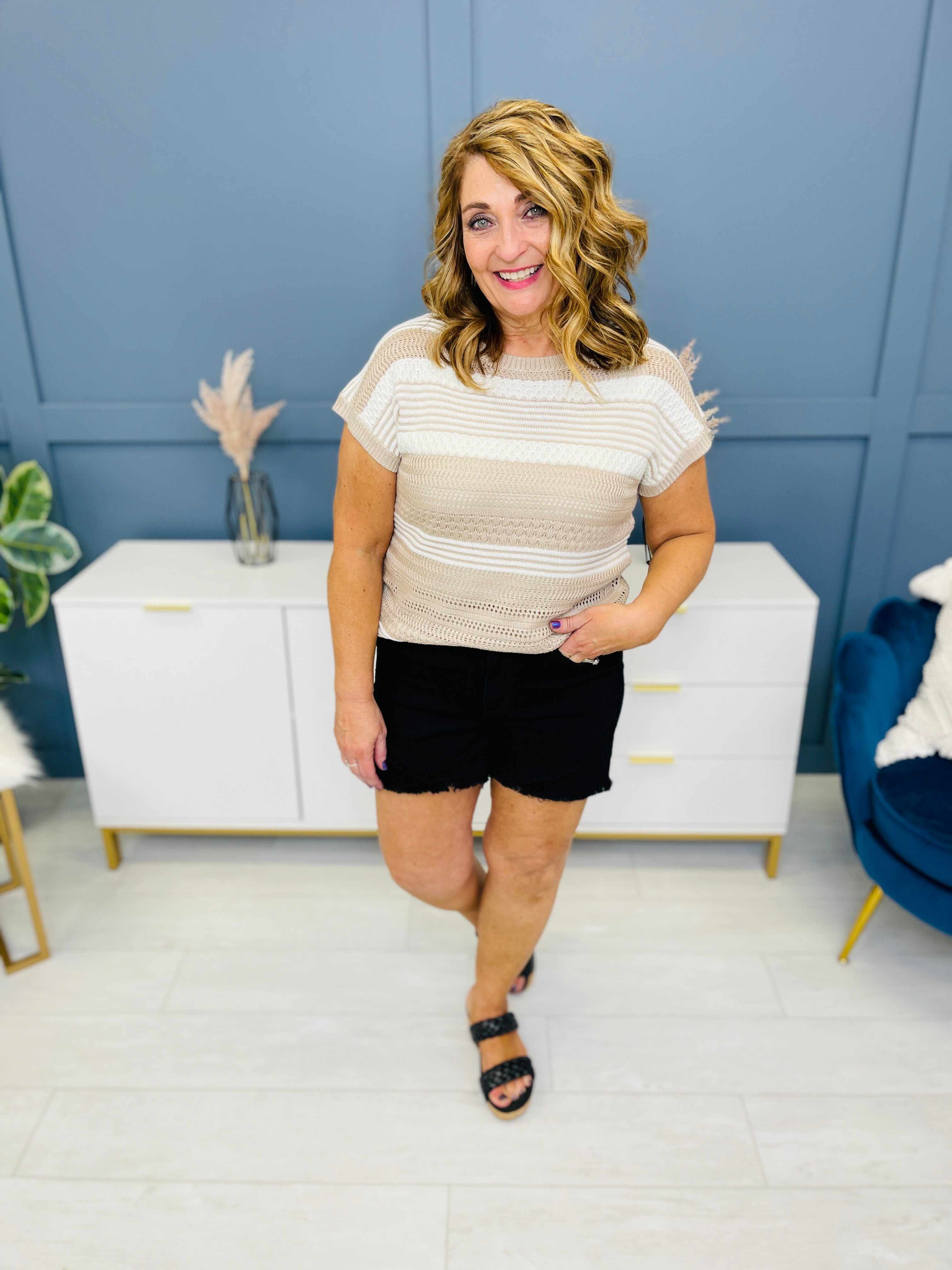 REG/CURVY Paint It Black Tulip Hem Shorts