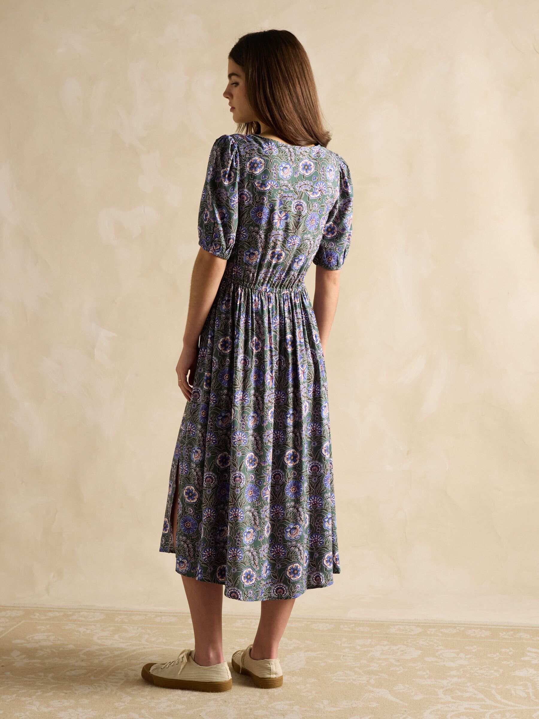 Adele Green Crew Neck Elbow Length Sleeve Midi Dress
