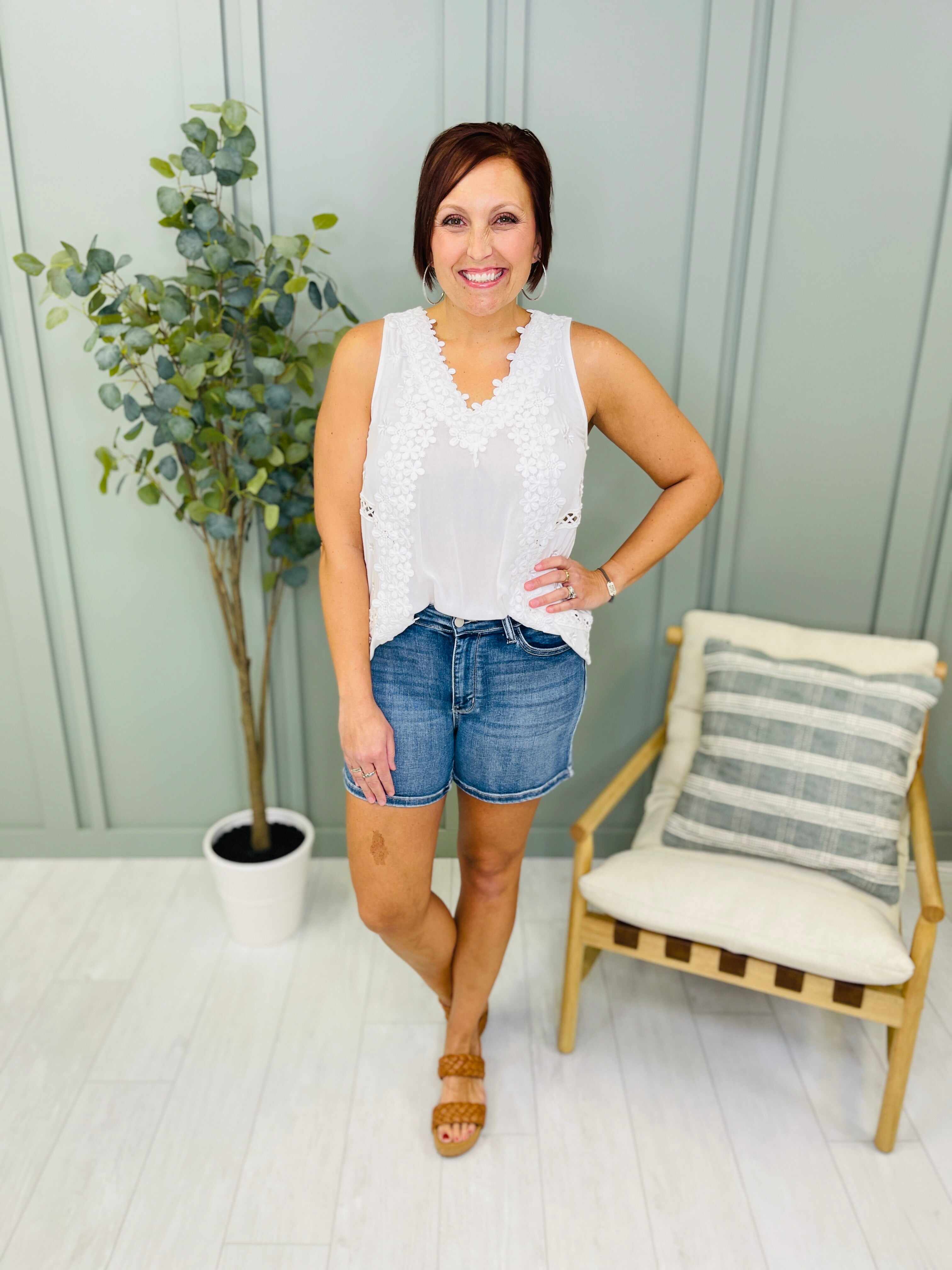 REG/CURVY Made You Look Shorts