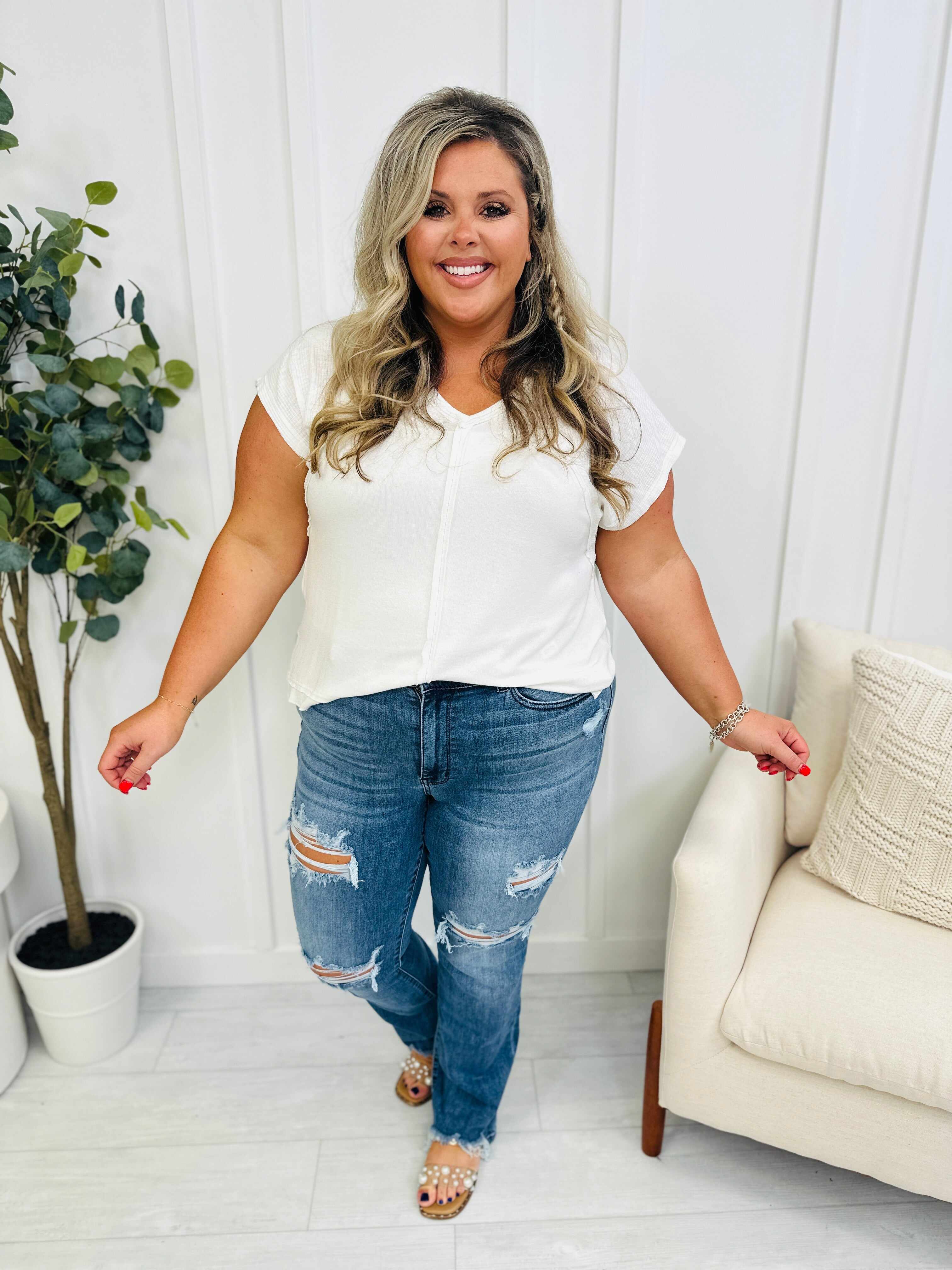 REG/CURVY Get Something Straight Mid Rise Jeans