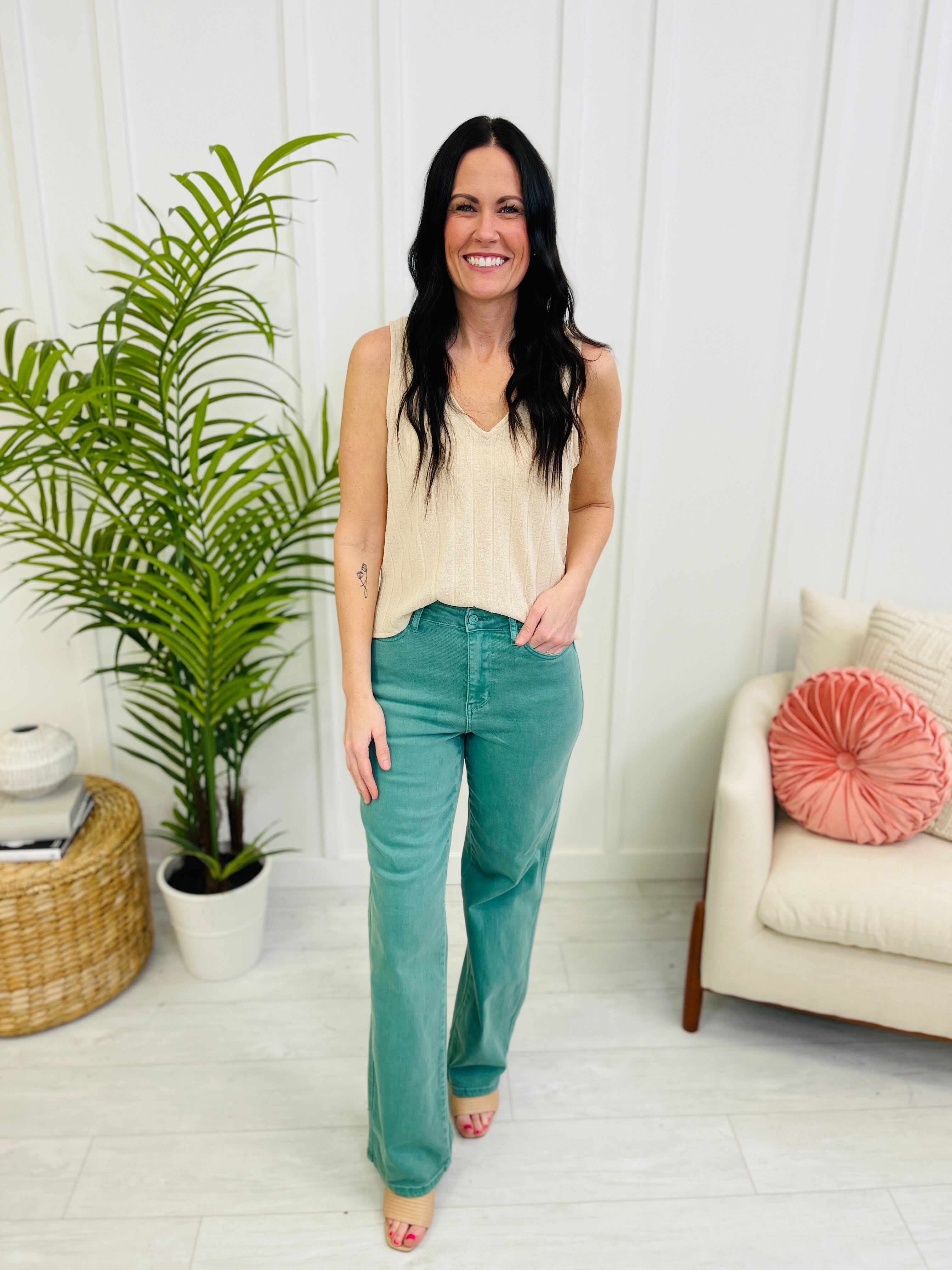 Reg/Curvy Make Waves Straight Jeans