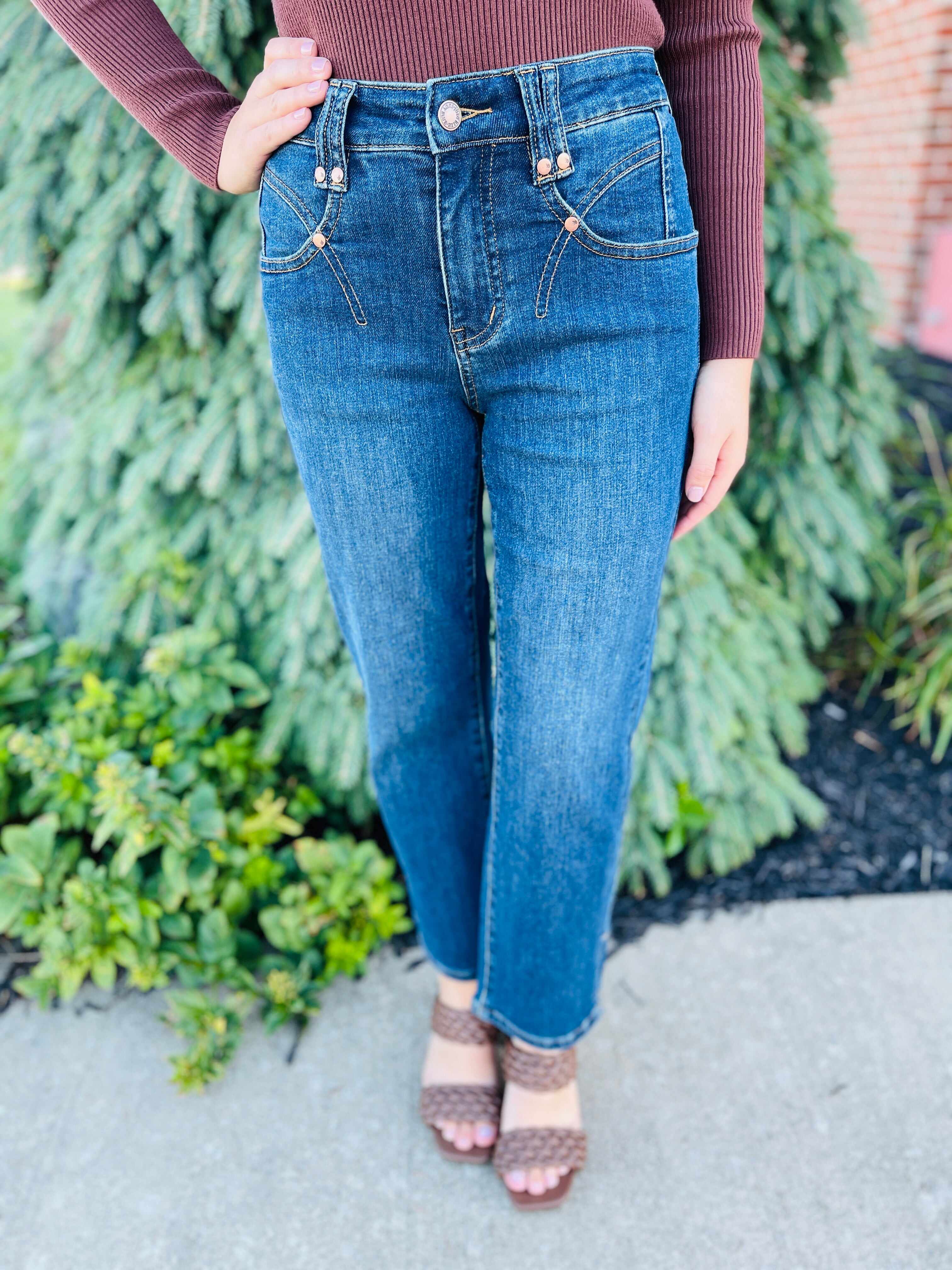 Plus/Reg Tell It To Me Straight Leg Jeans