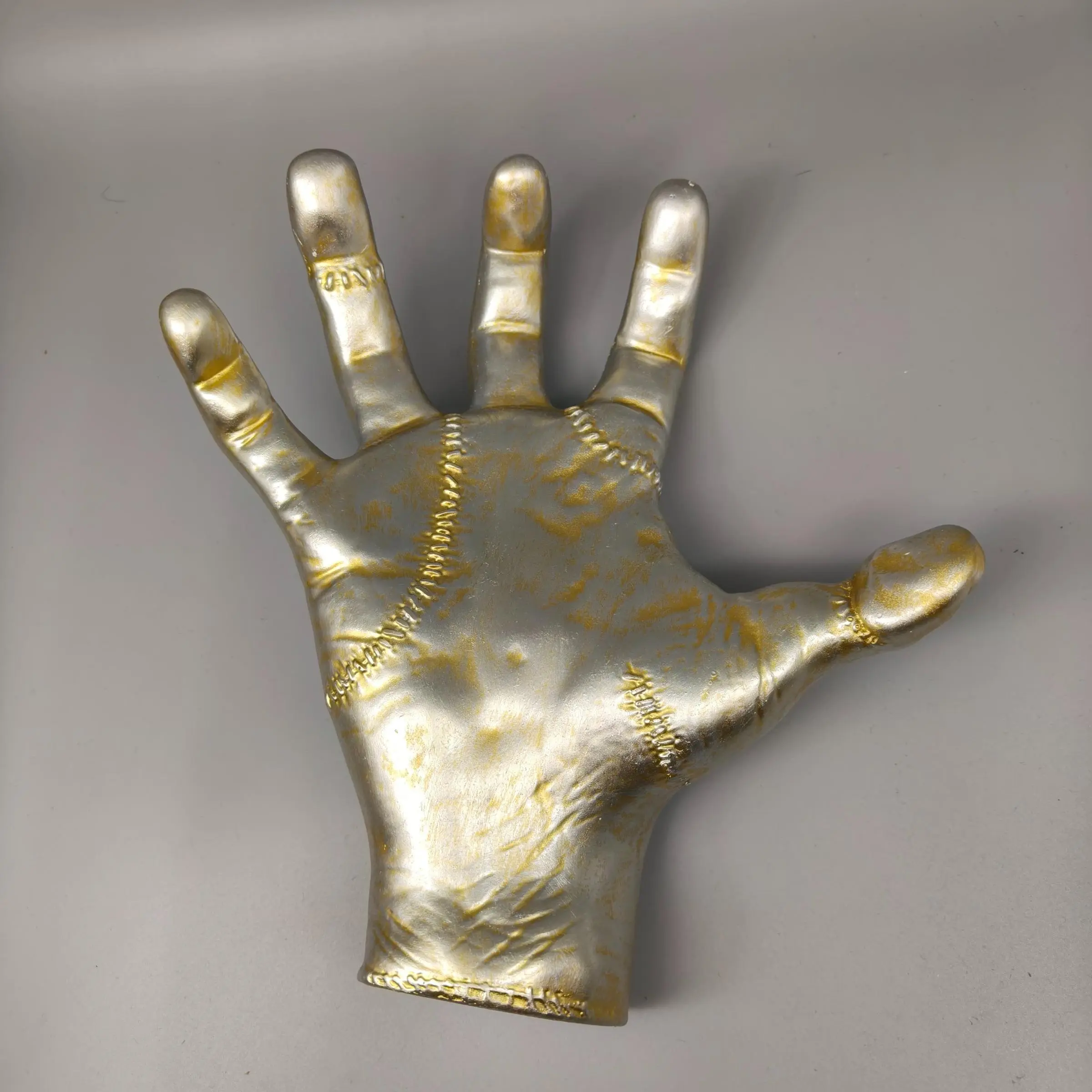 Creative Wall Mounted Basketball Holder, 1 Count Resin Hand-Shaped Basketball Display Rack, Display Shelf, Basketball Storage Rack, Home Decor Supplies, Rack Only #GLOBAL PICKS