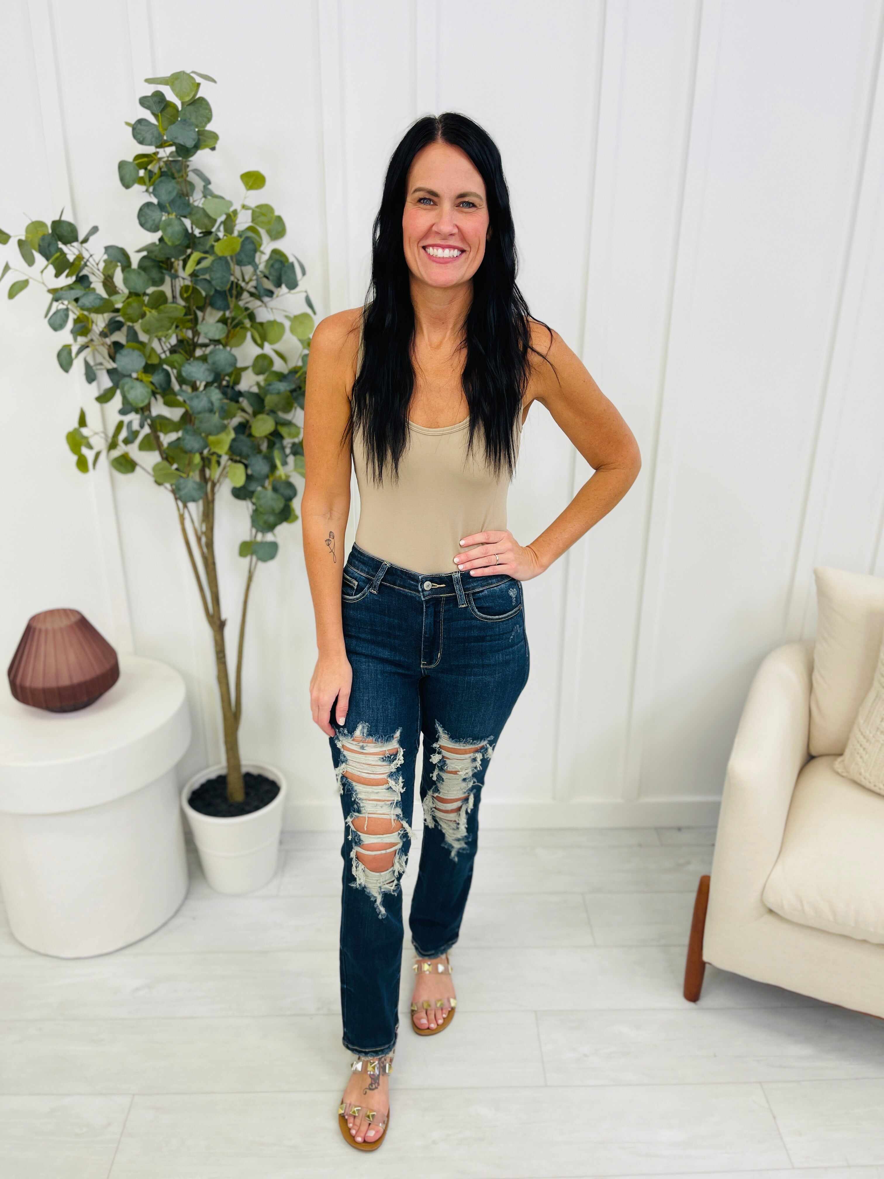 REG/CURVY Straighten Up Straight Leg Jeans