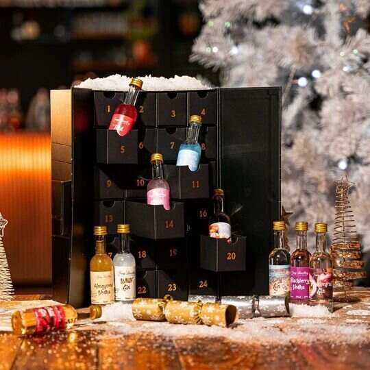 CHRISTMAS 2023 24 DAY GIN AND VODKA ADVENT CALENDAR - Aanythingby Clearance