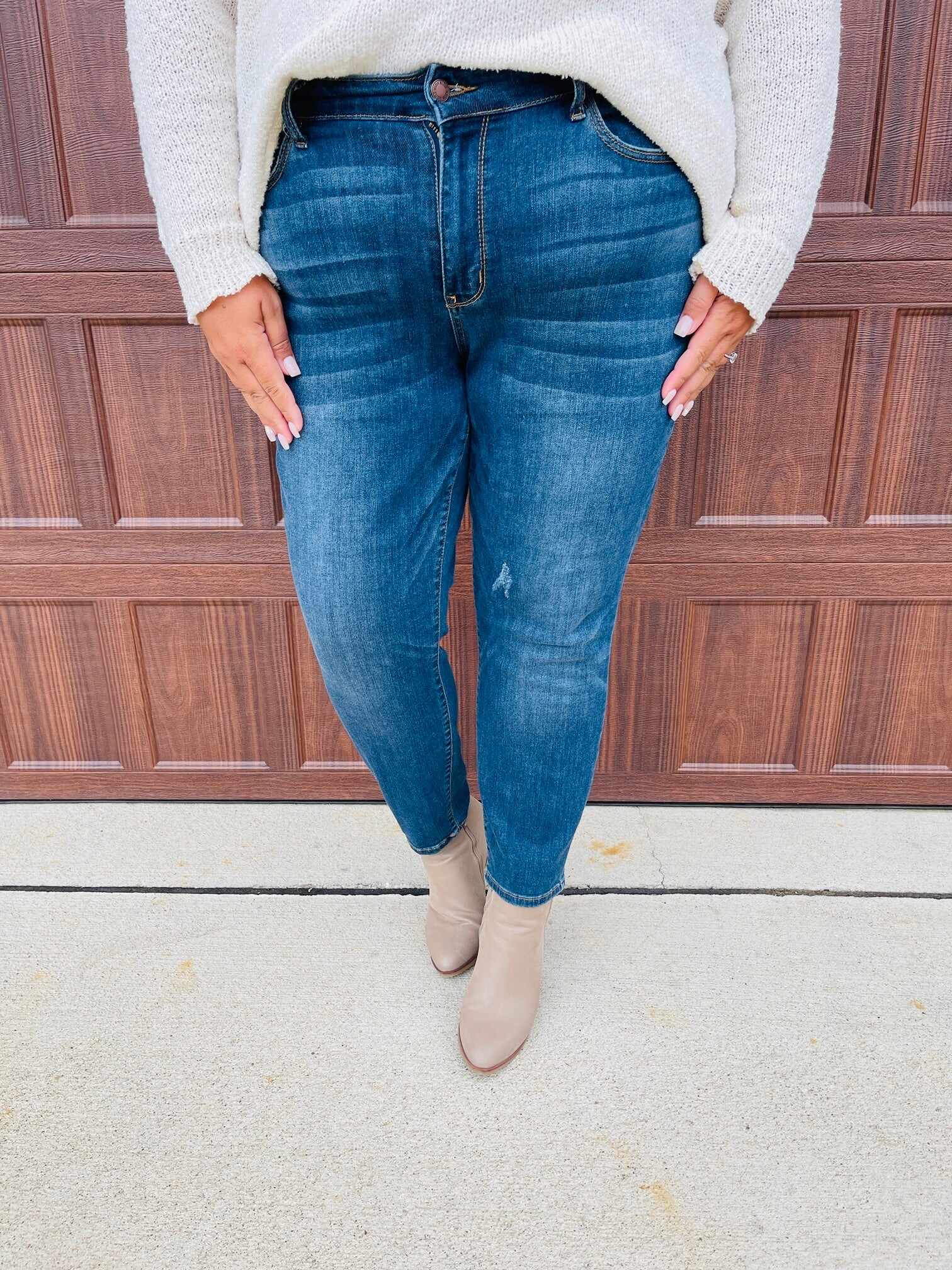 Mid Rise Plus/Reg Everyday Essential Relaxed Fit Jeans - Multiple Inseams!