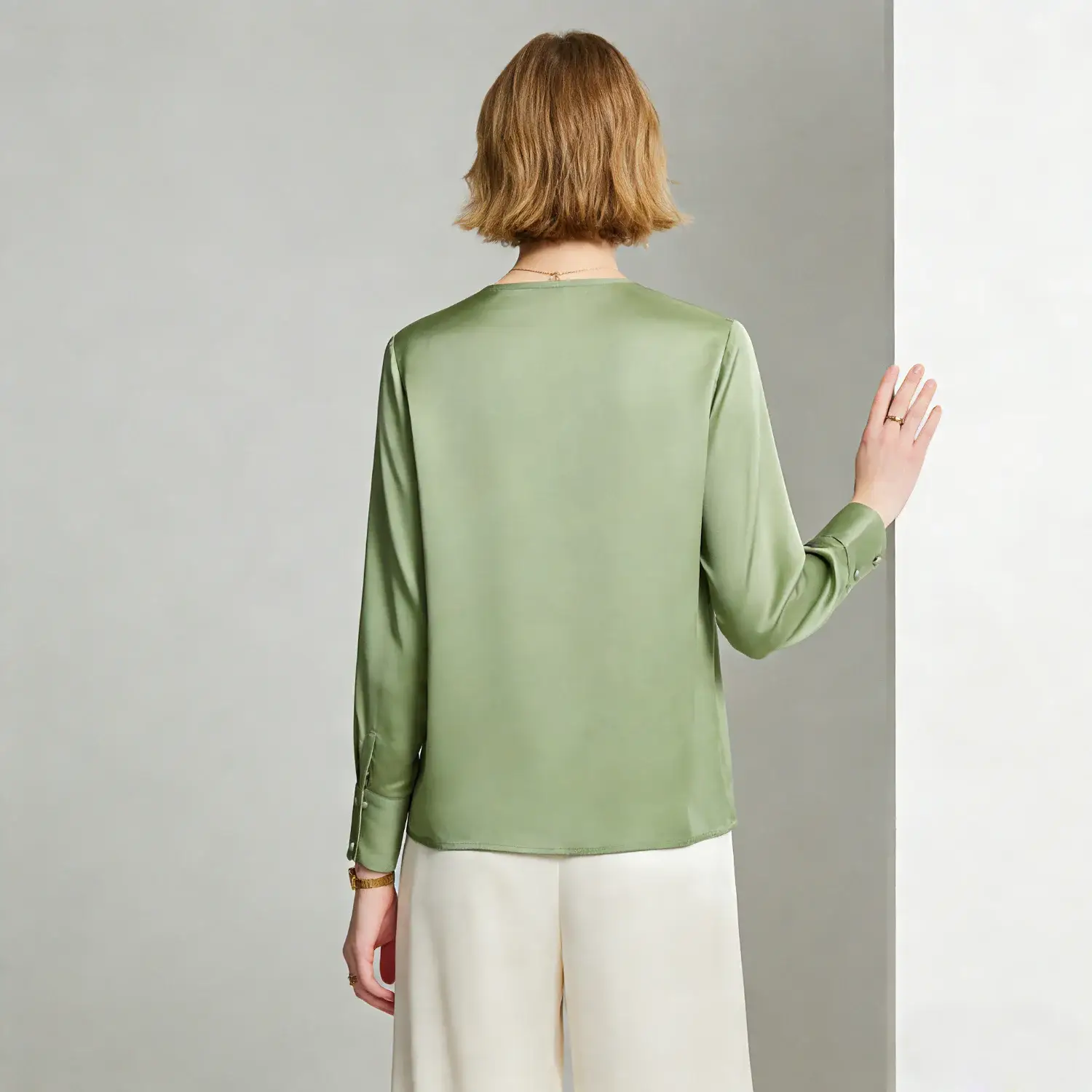 Elegant Silk Shirt with Fashionable Long Sleeves