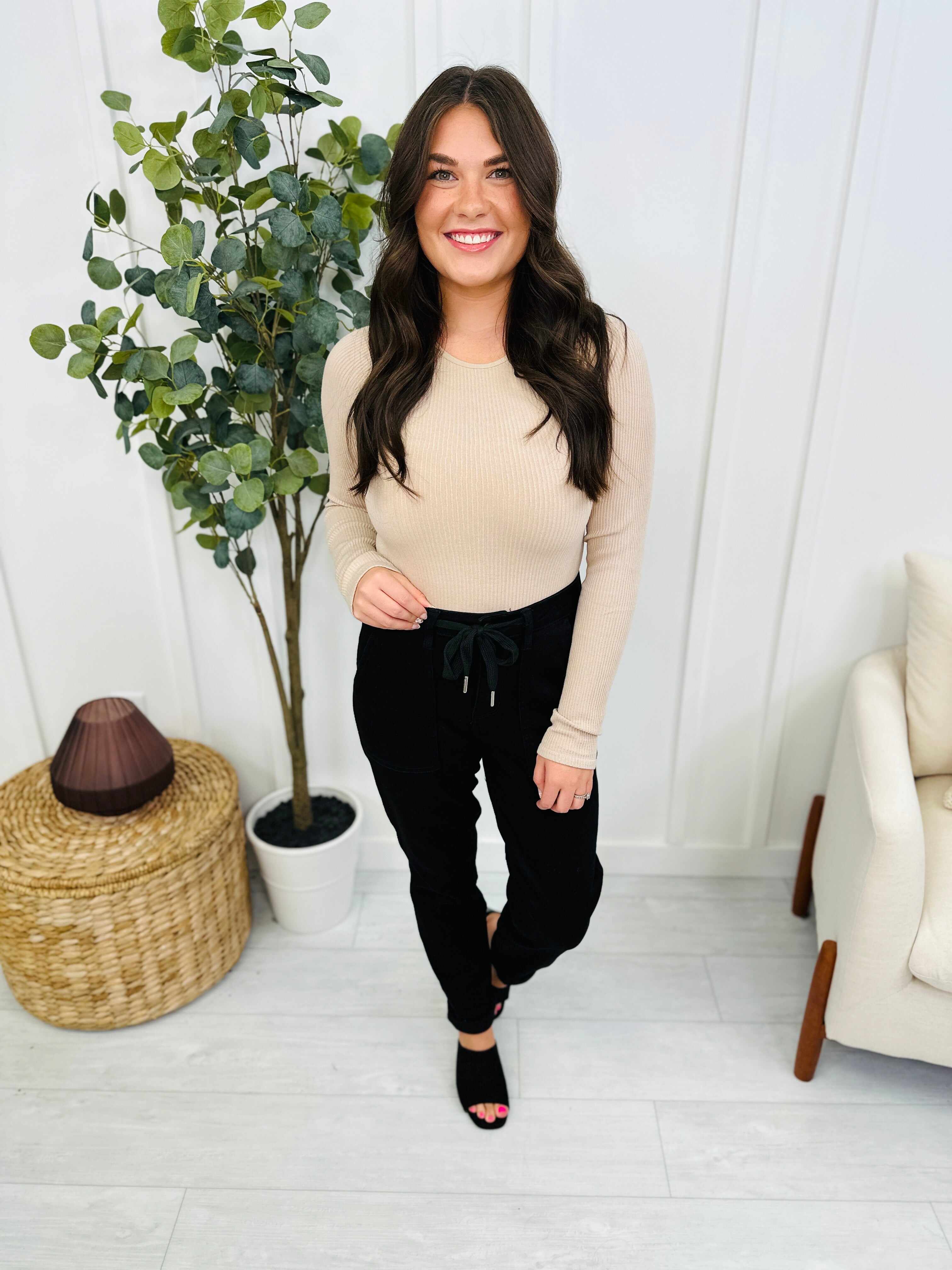 REG/CURVY Gotta Jet Black Cuffed Denim Jogger