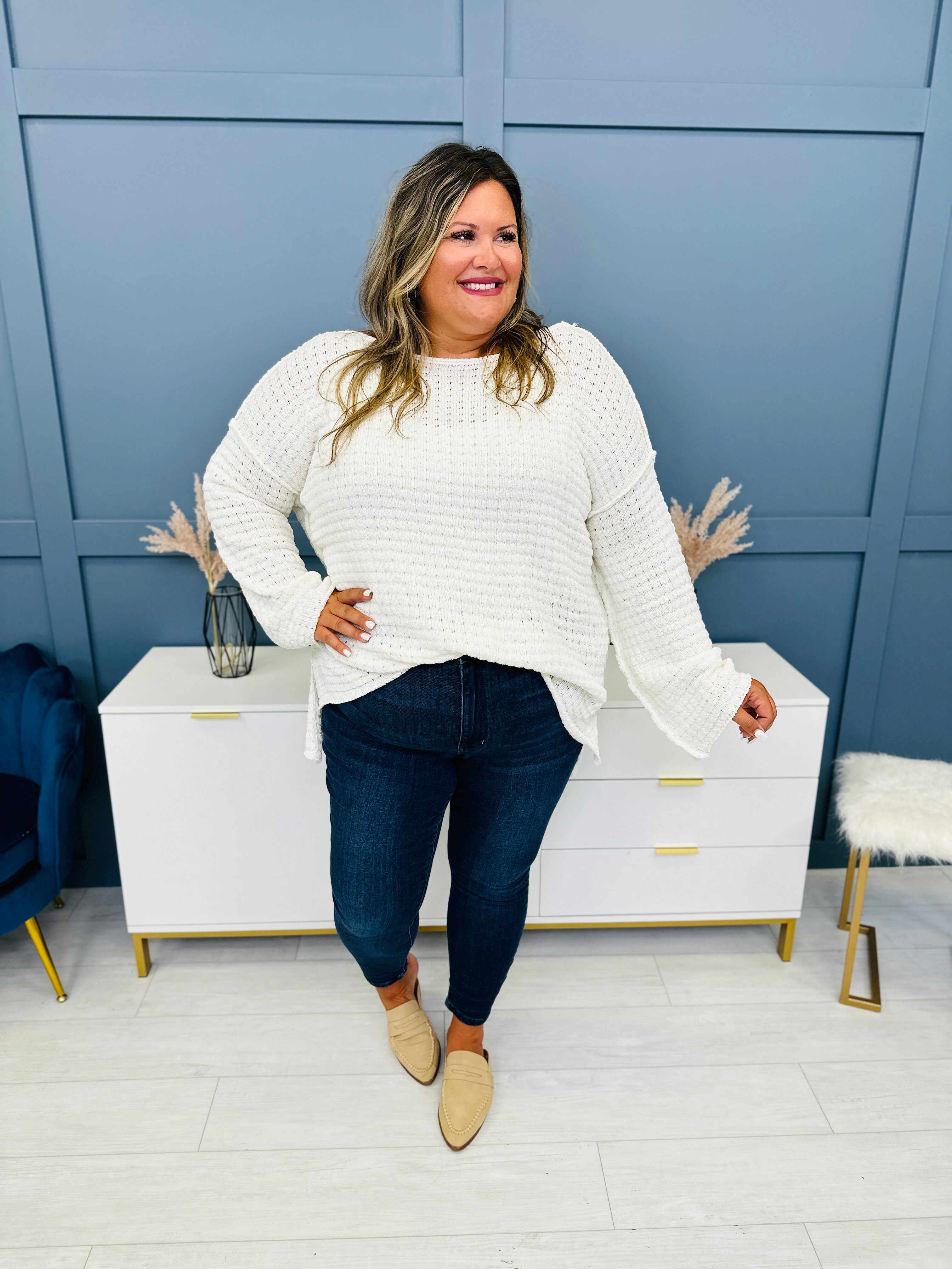 REG/CURVY Mid Rise Classic and Classy Skinny Jeans