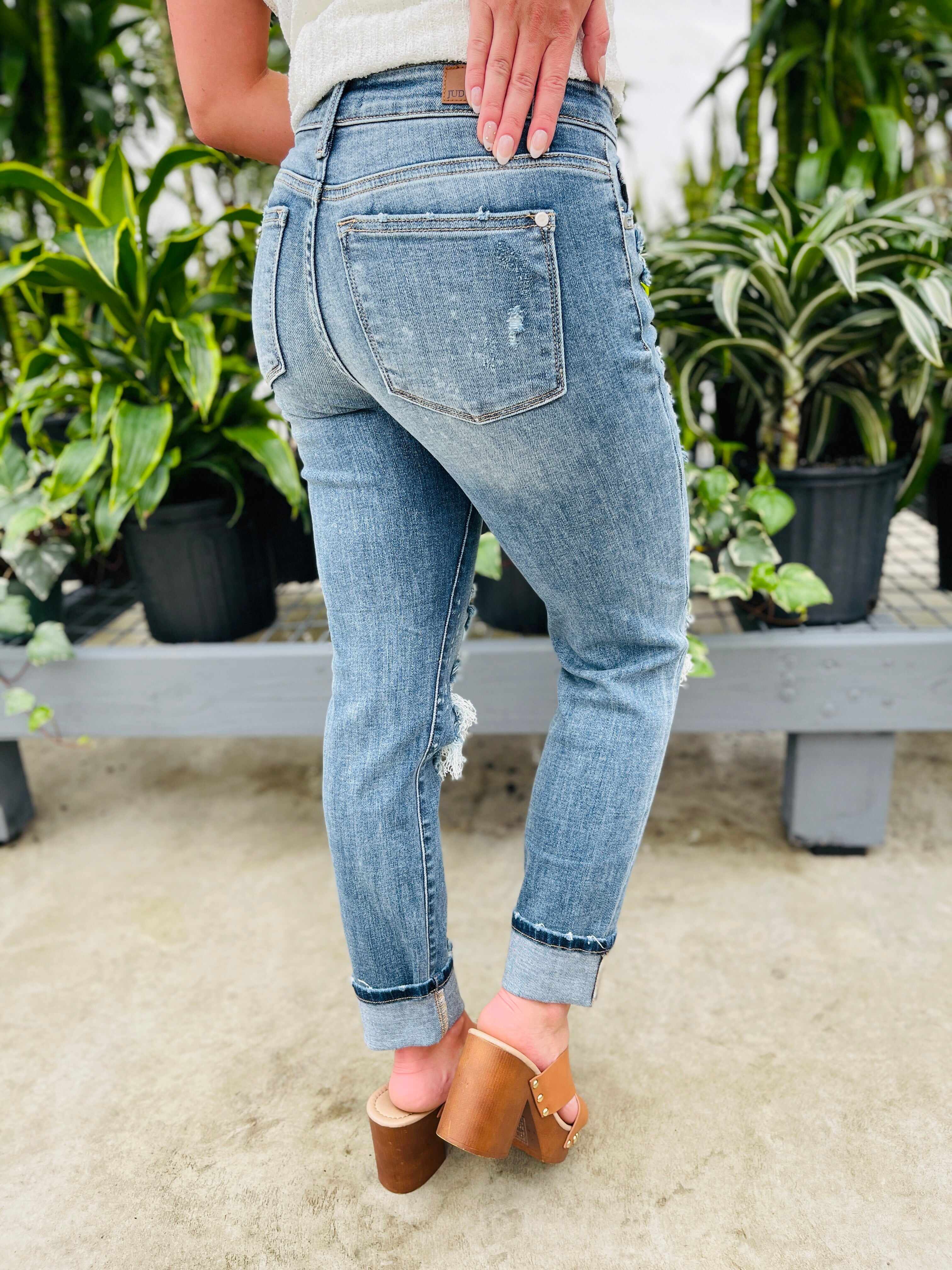 Restock! REG/CURVY Somewhere On a Bleach Mid Rise Boyfriend Jeans