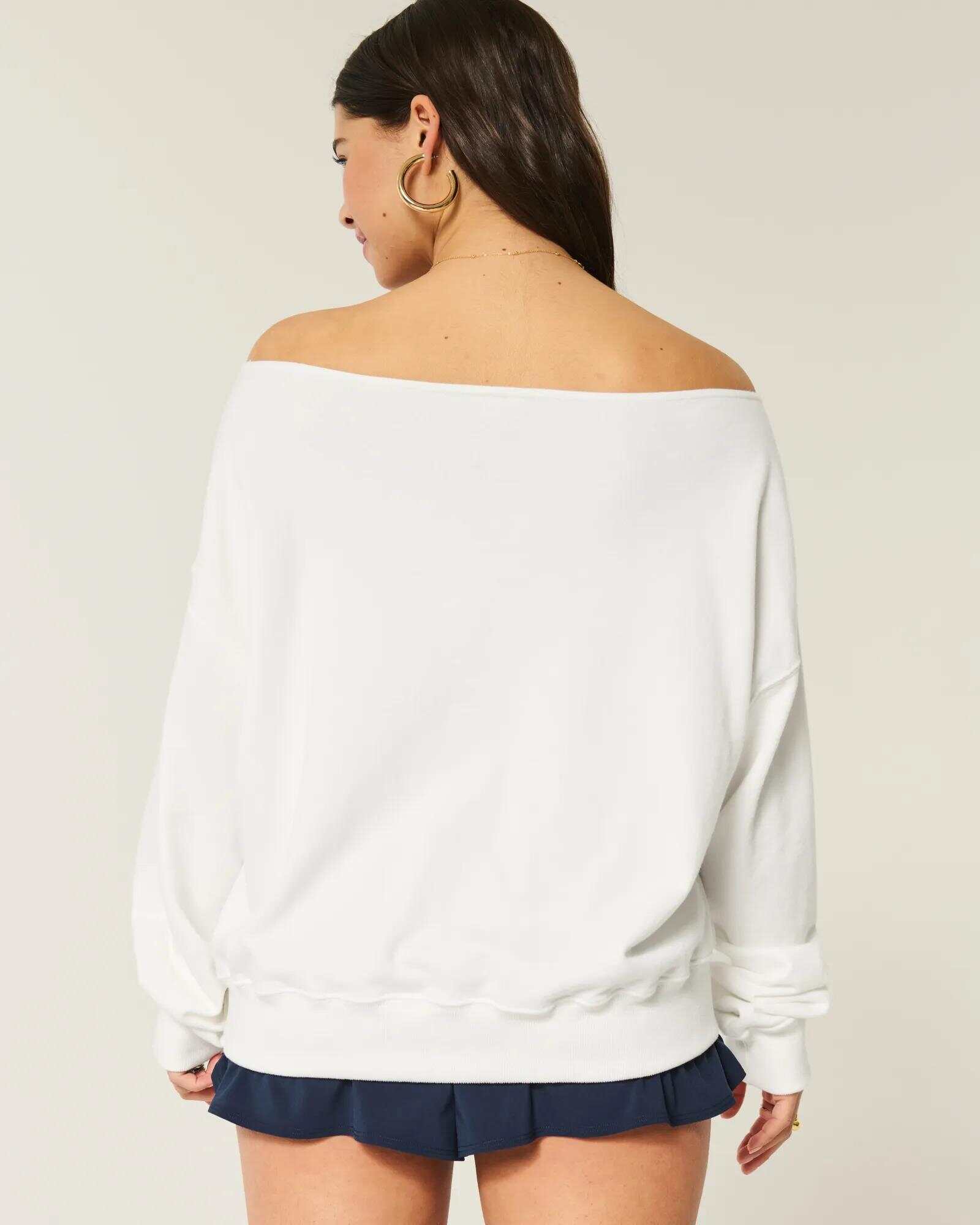 Easy Off-the-Shoulder Connecticut Graphic Sweatshirt