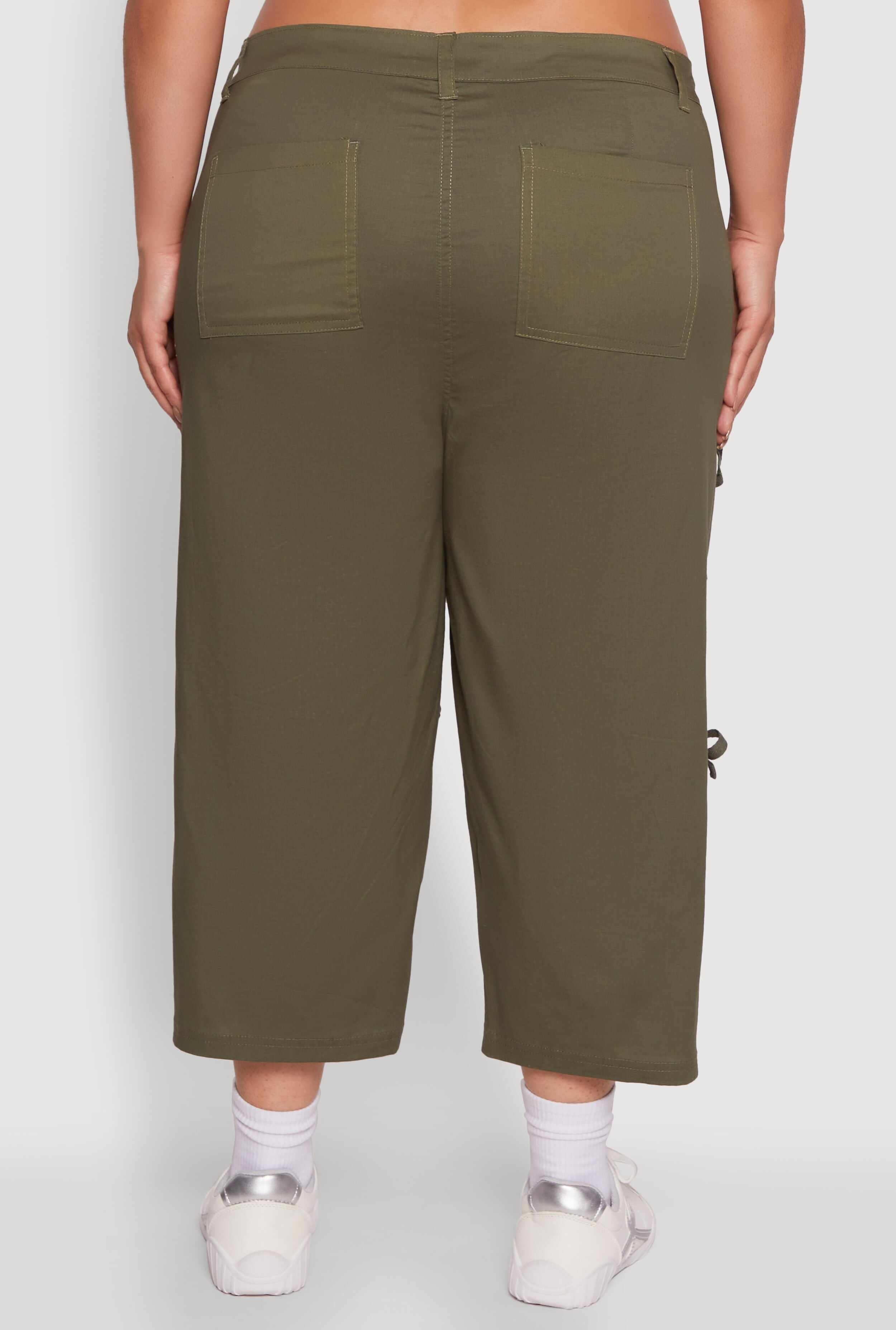 Plus Size Poplin Bow Cargo Capri Pants