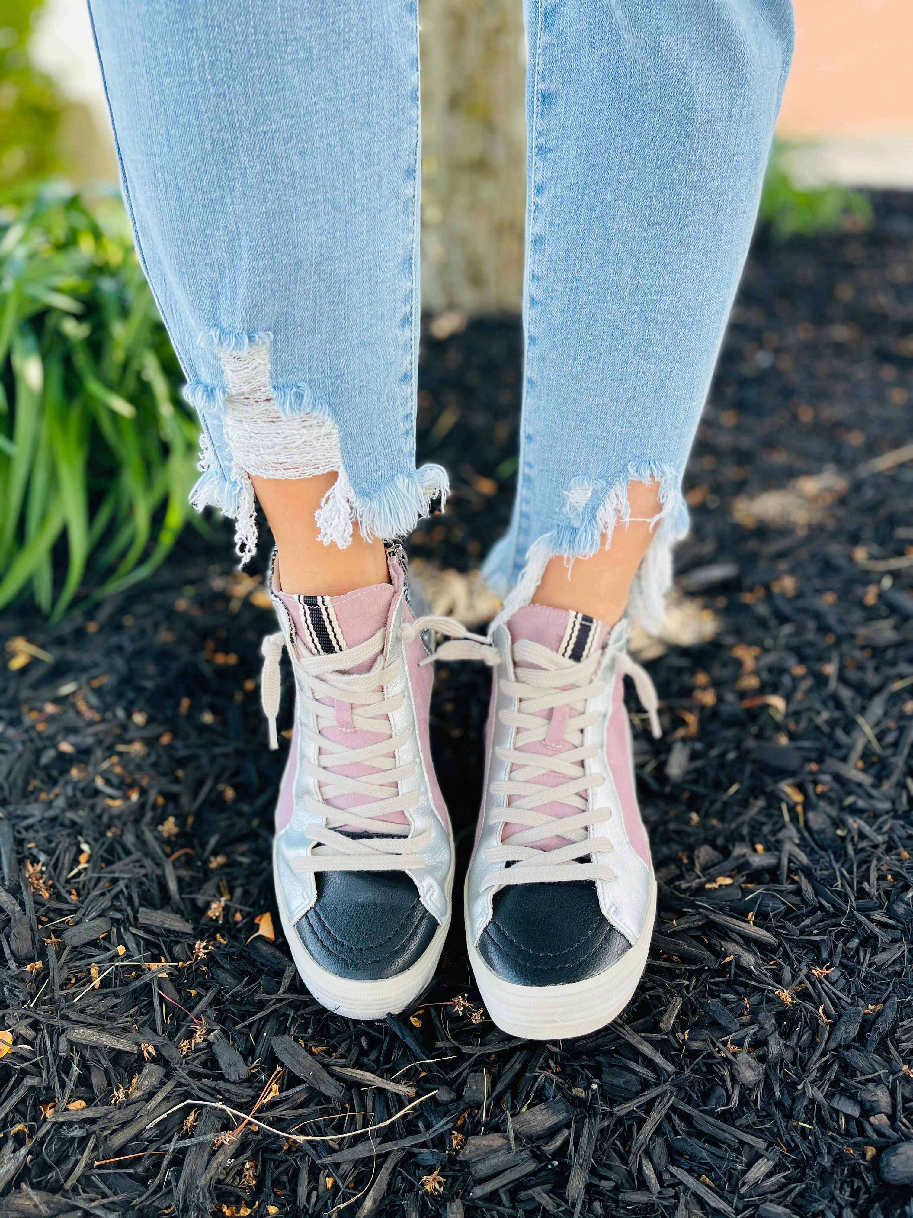 PLUS/REG Lighten Up Boyfriend Jeans