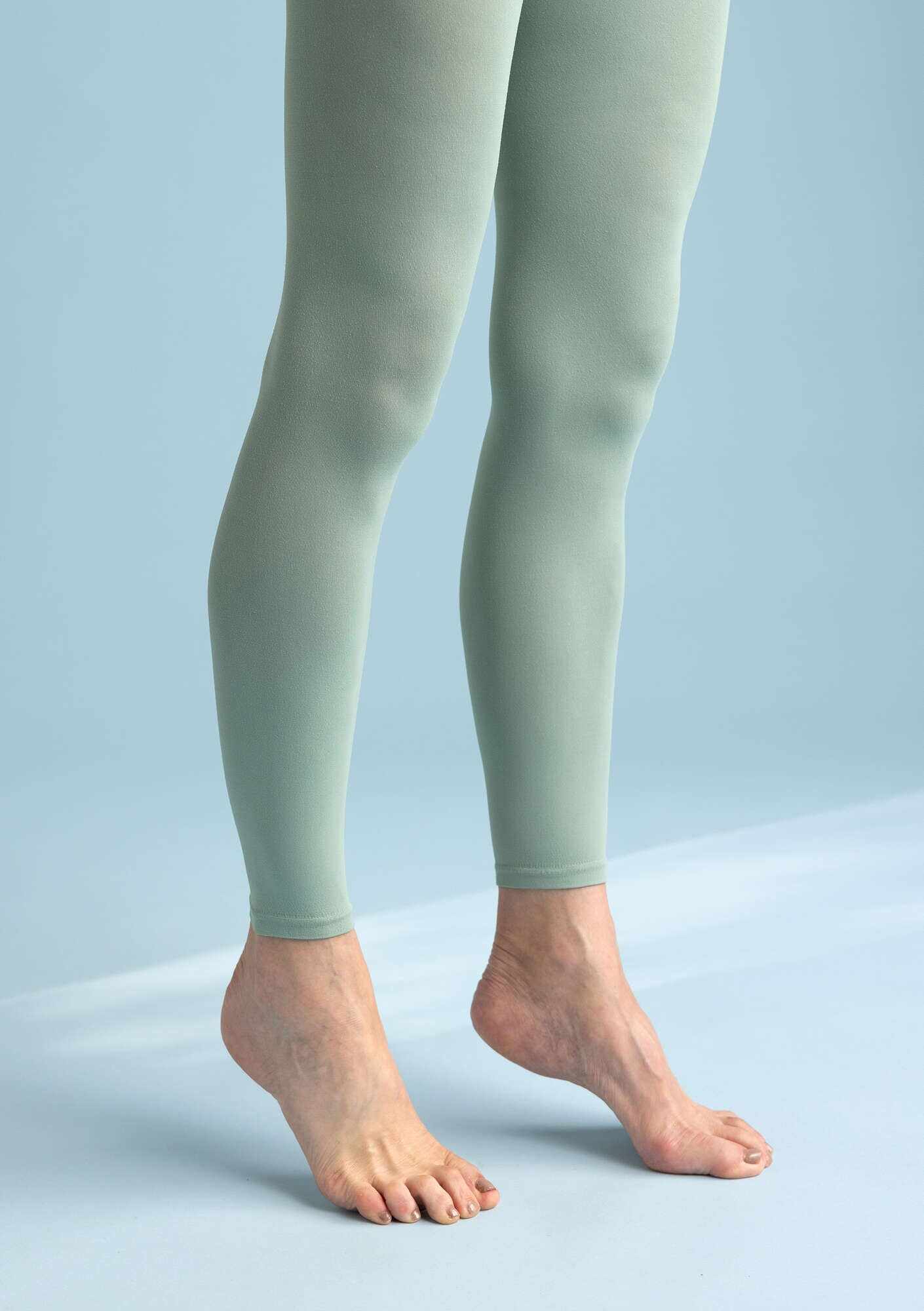 Solid-colour leggings made from recycled polyamide
