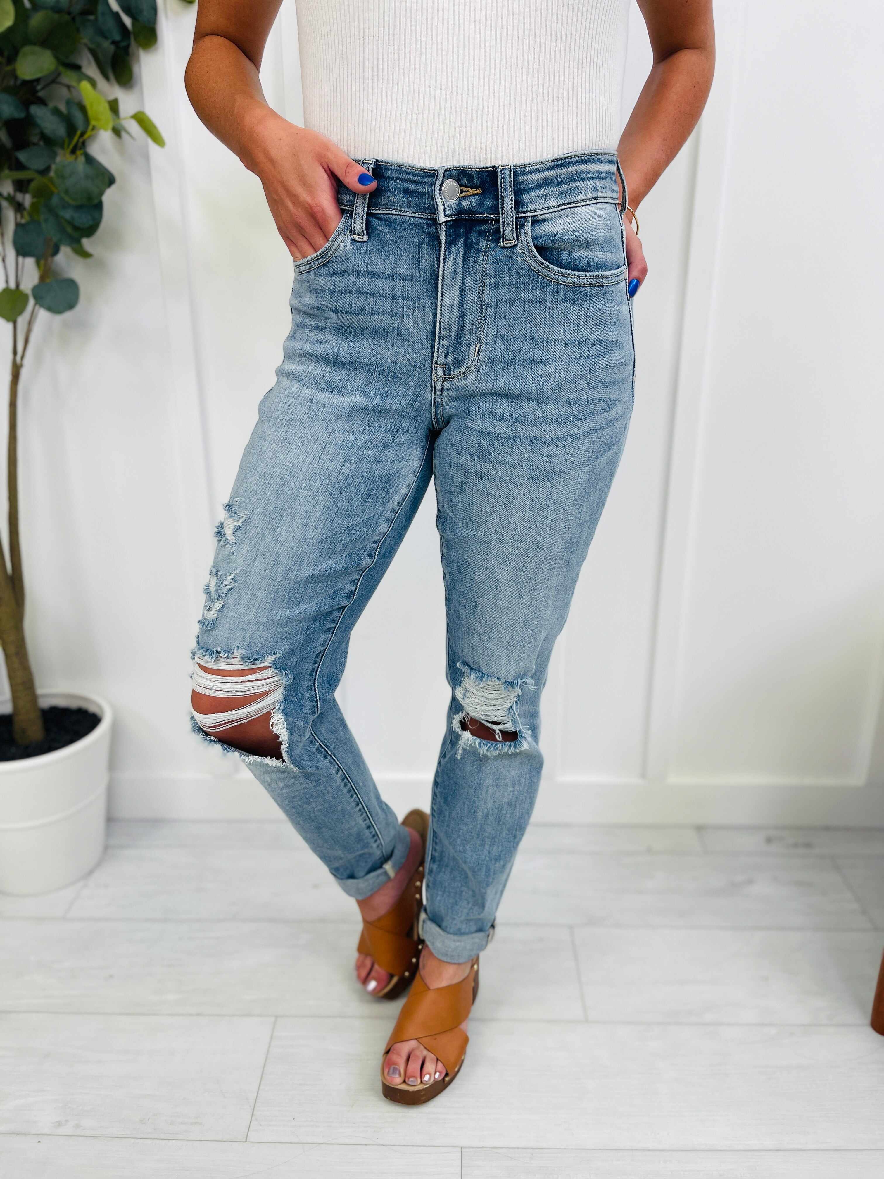 REG/CURVY Always On My Mind Midrise Boyfriend Jeans