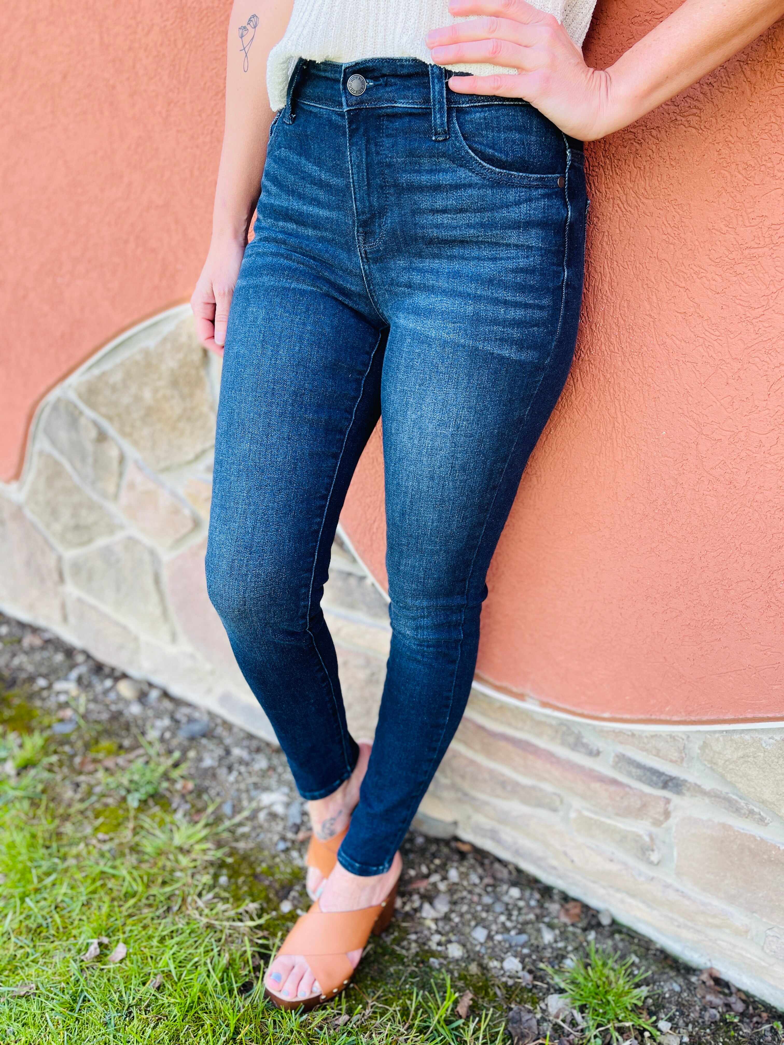 REG/CURVY Dreamland Midrise Skinny Jeans Best Selling