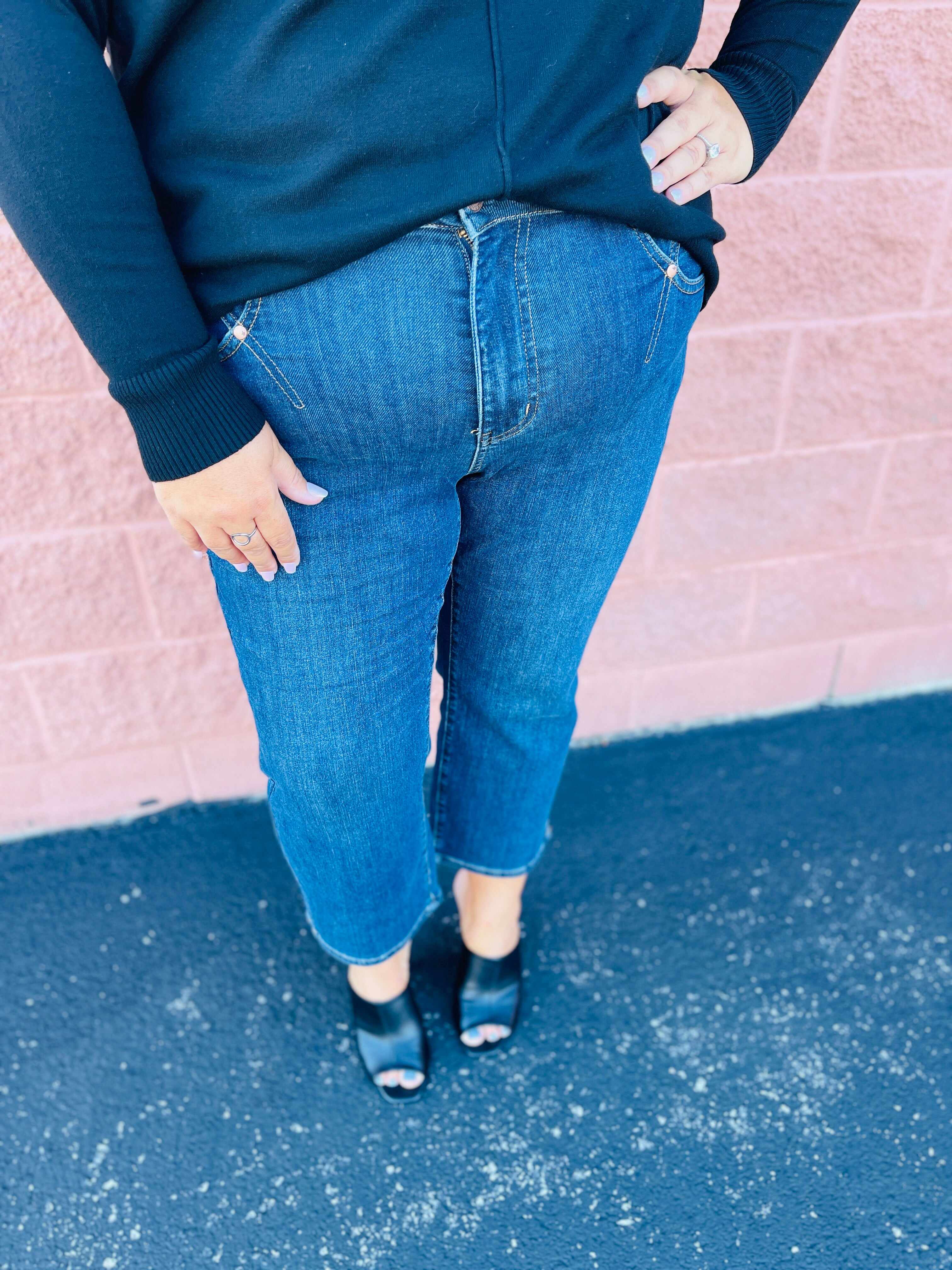 Plus/Reg Tell It To Me Straight Leg Jeans