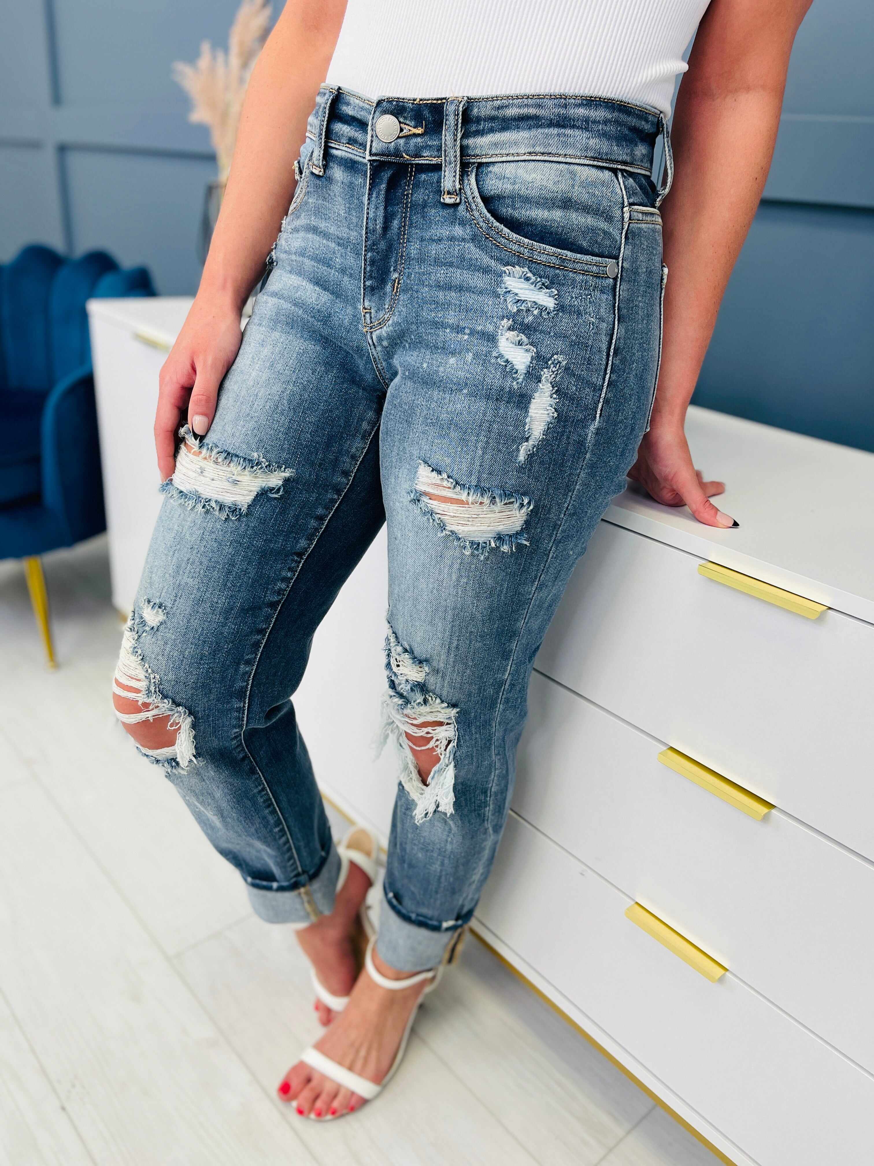 Restock! REG/CURVY Somewhere On a Bleach Mid Rise Boyfriend Jeans