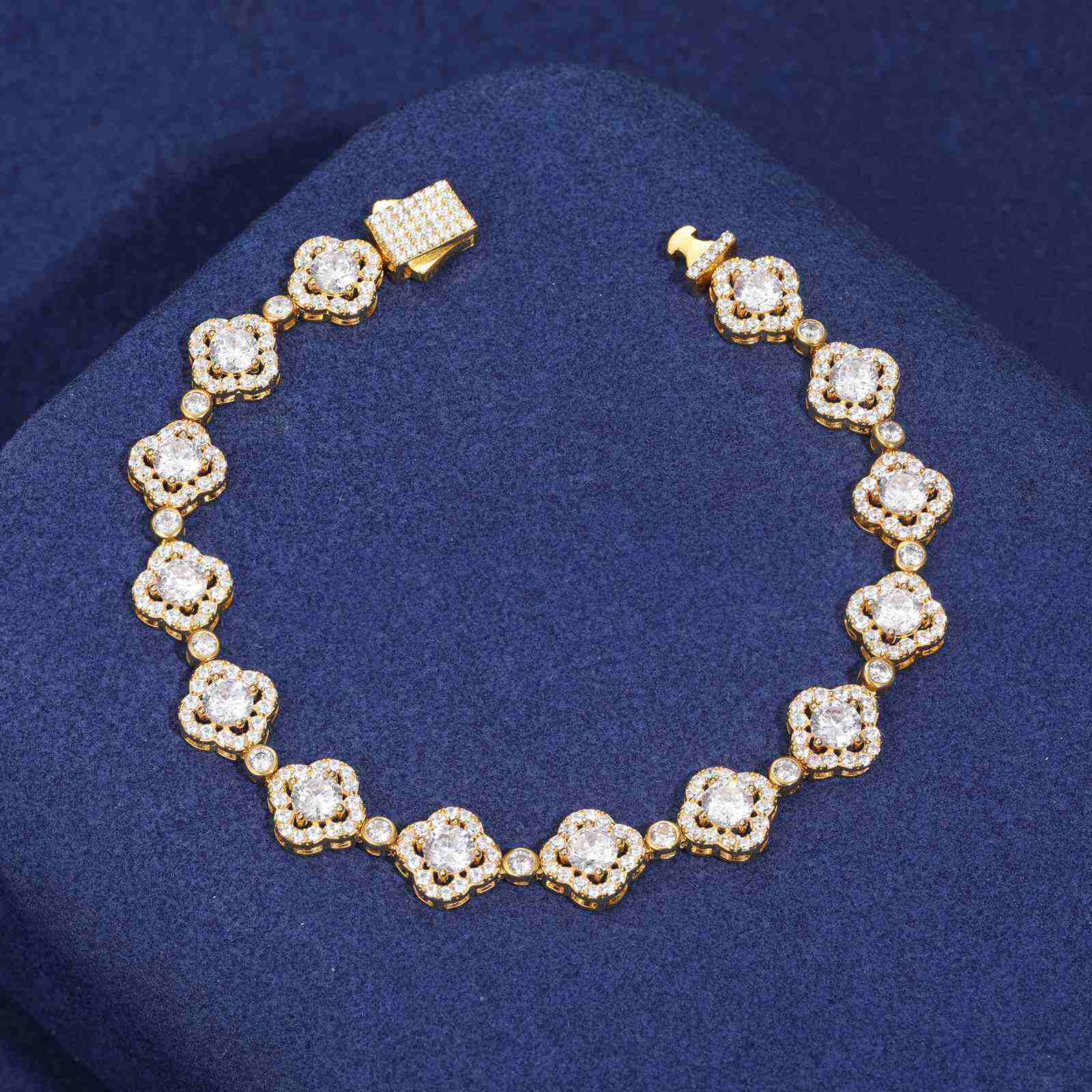 10mm S925 Moissanite Halo Four-leaf Clover Tennis Bracelet