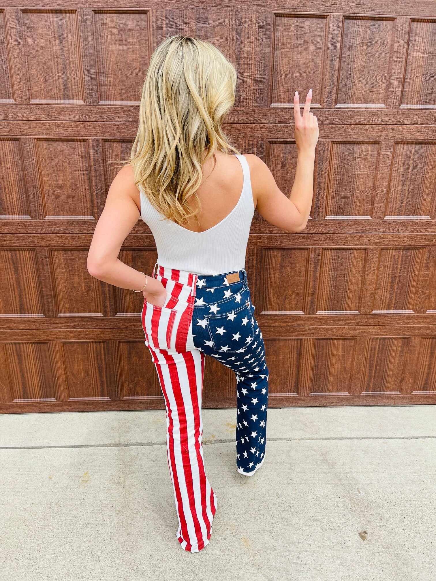 REG/CURVY Star Spangled Babe Flare Jeans