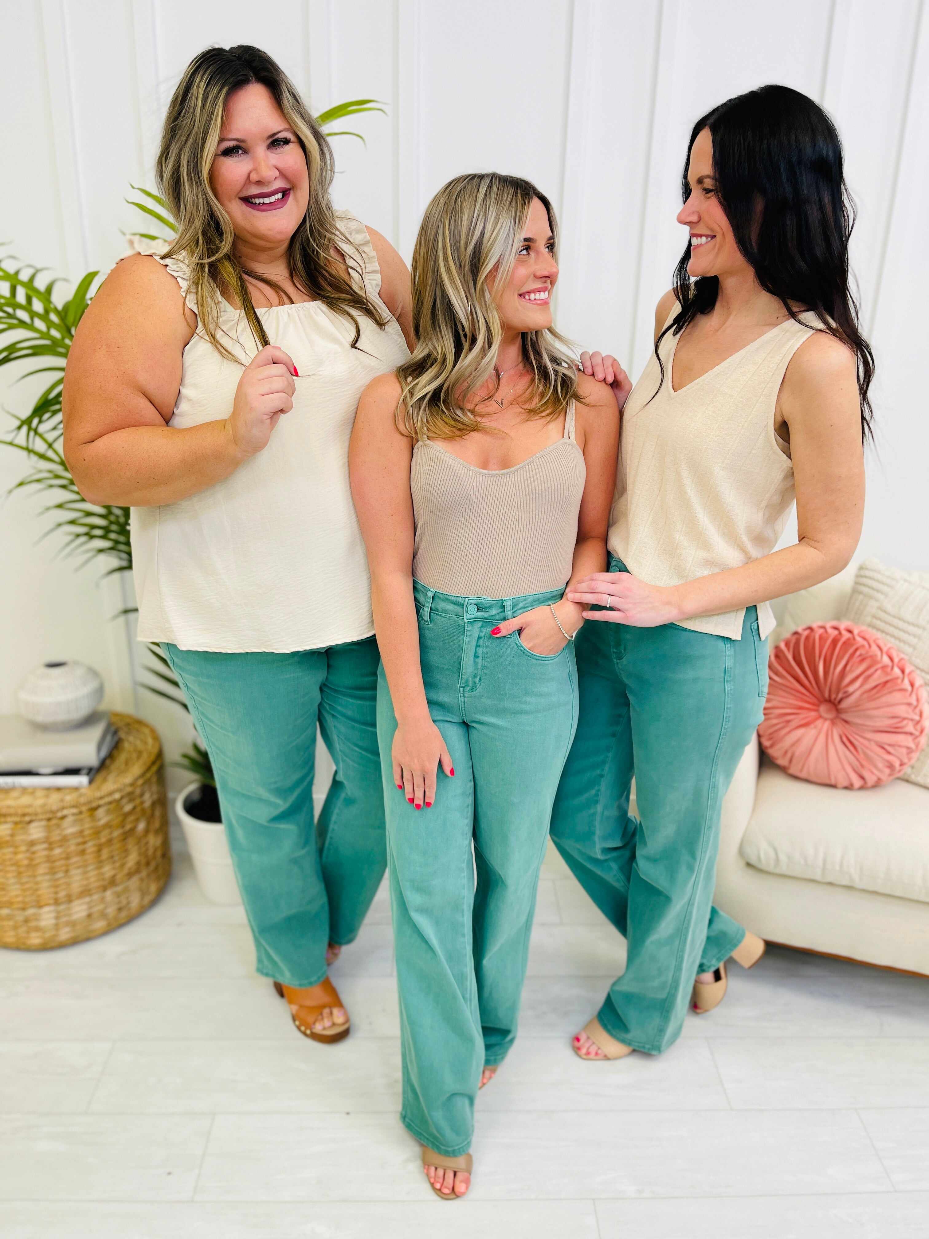 Reg/Curvy Make Waves Straight Jeans