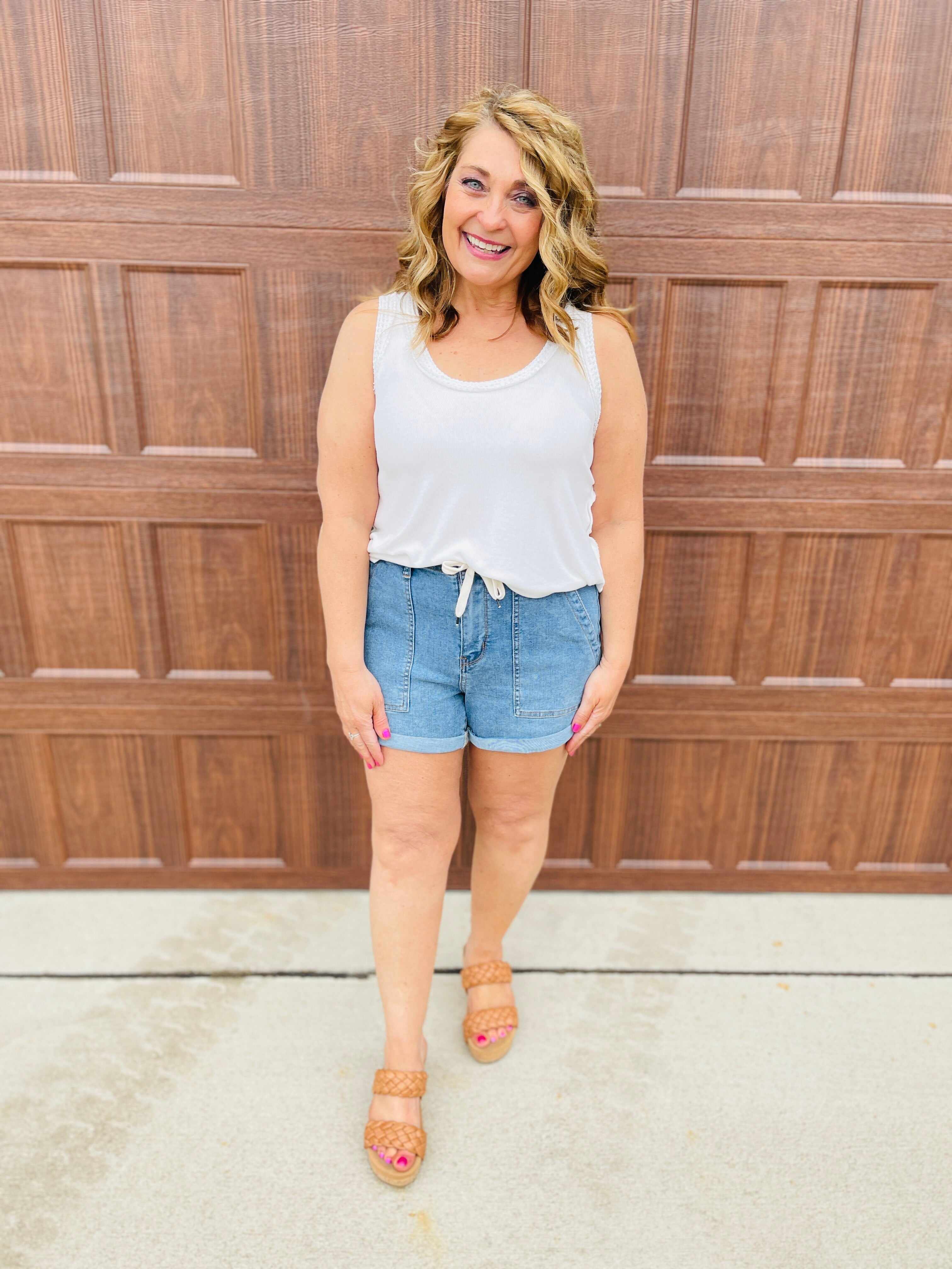 REG/CURVY Triple Threat Elastic Waist Band Denim Shorts