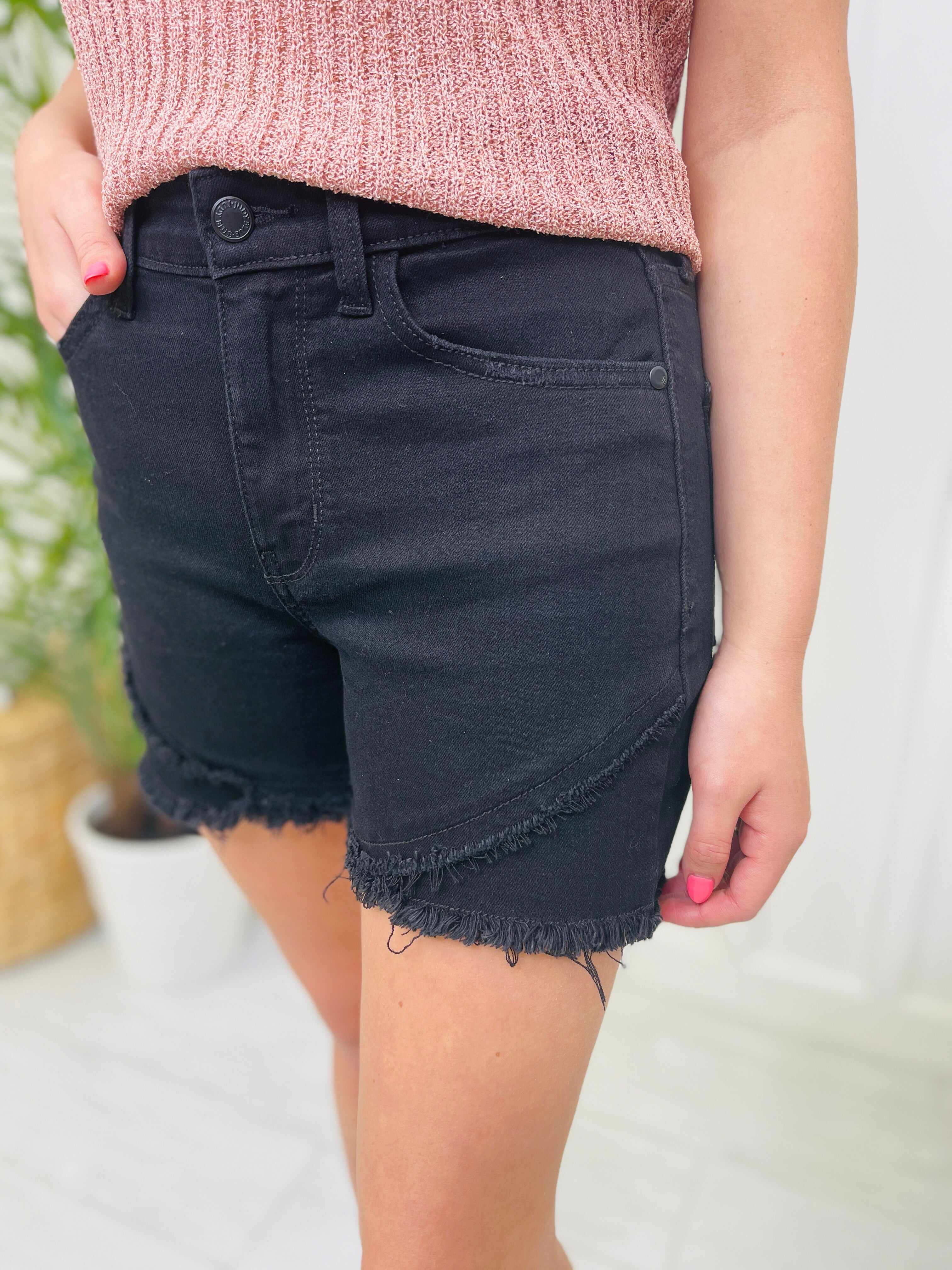 REG/CURVY Paint It Black Tulip Hem Shorts