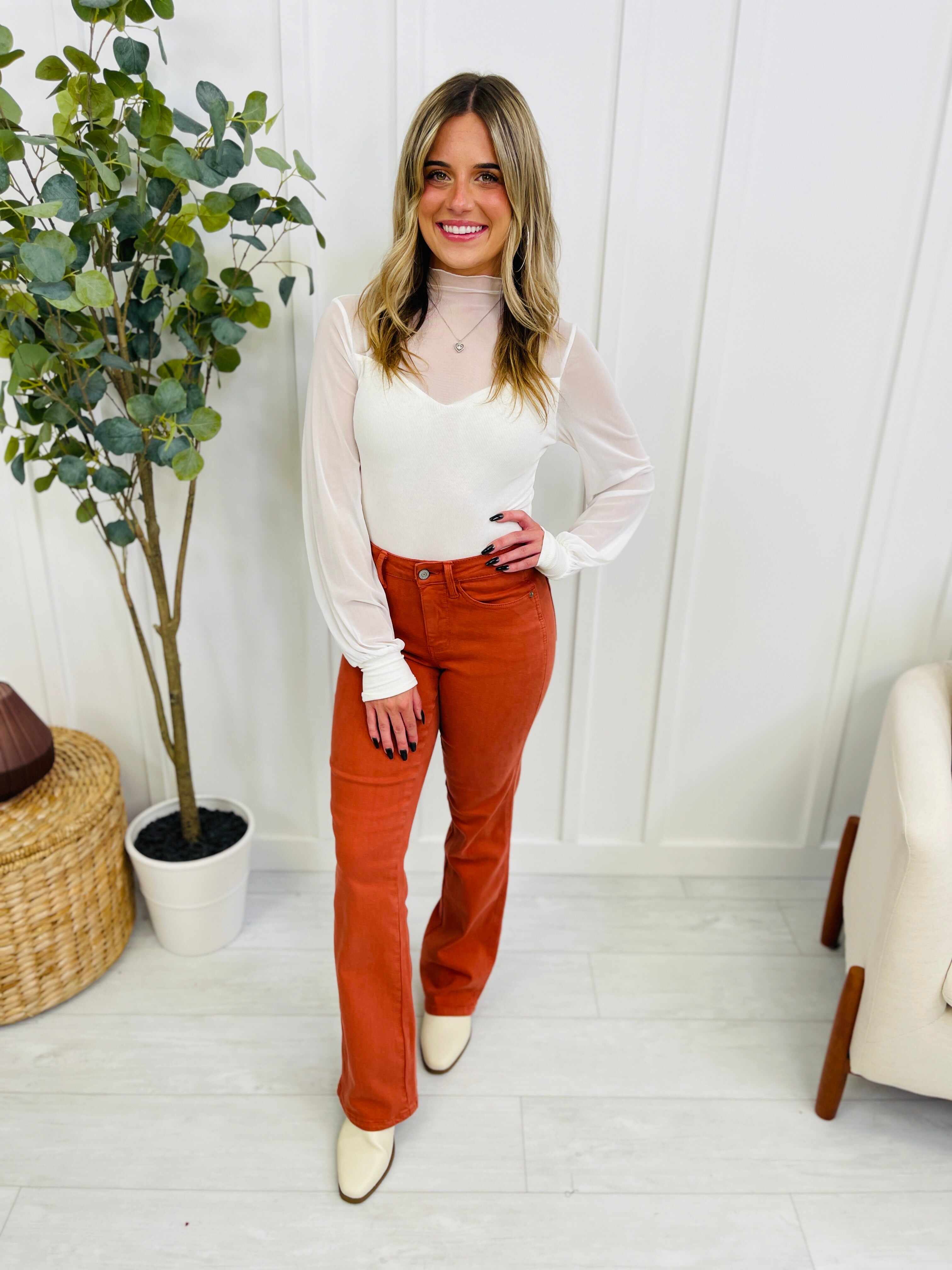REG/CURVY Fall in Love Slim Bootcut Jeans