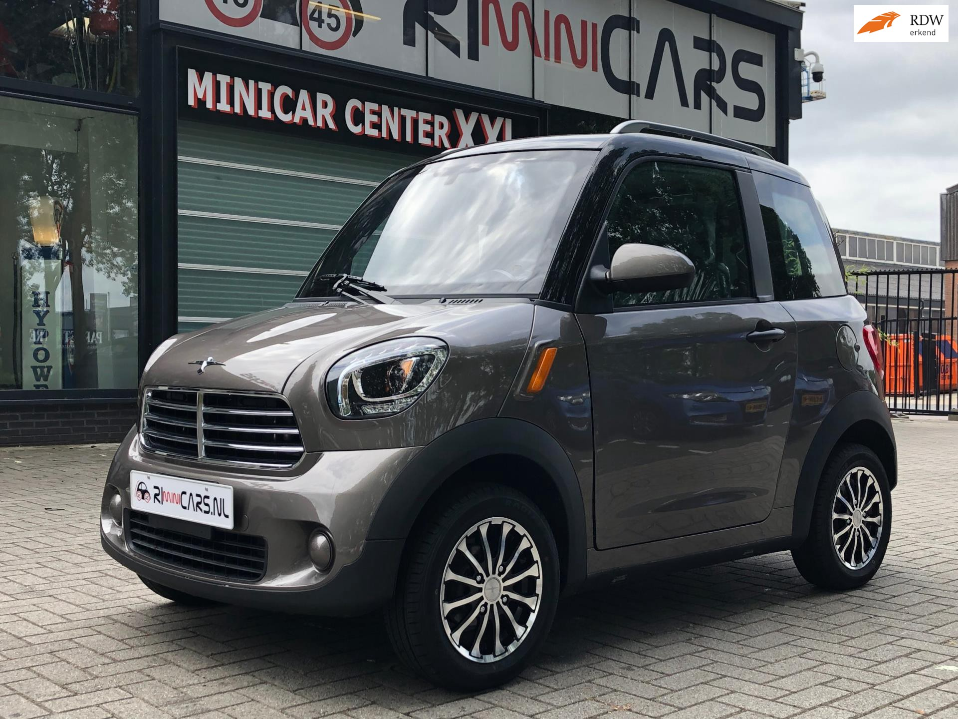 Refurbished used minicars,No license plate number,Cars can be picked up at warehouses in California,Other areas use Ship a Car Direct car consignment