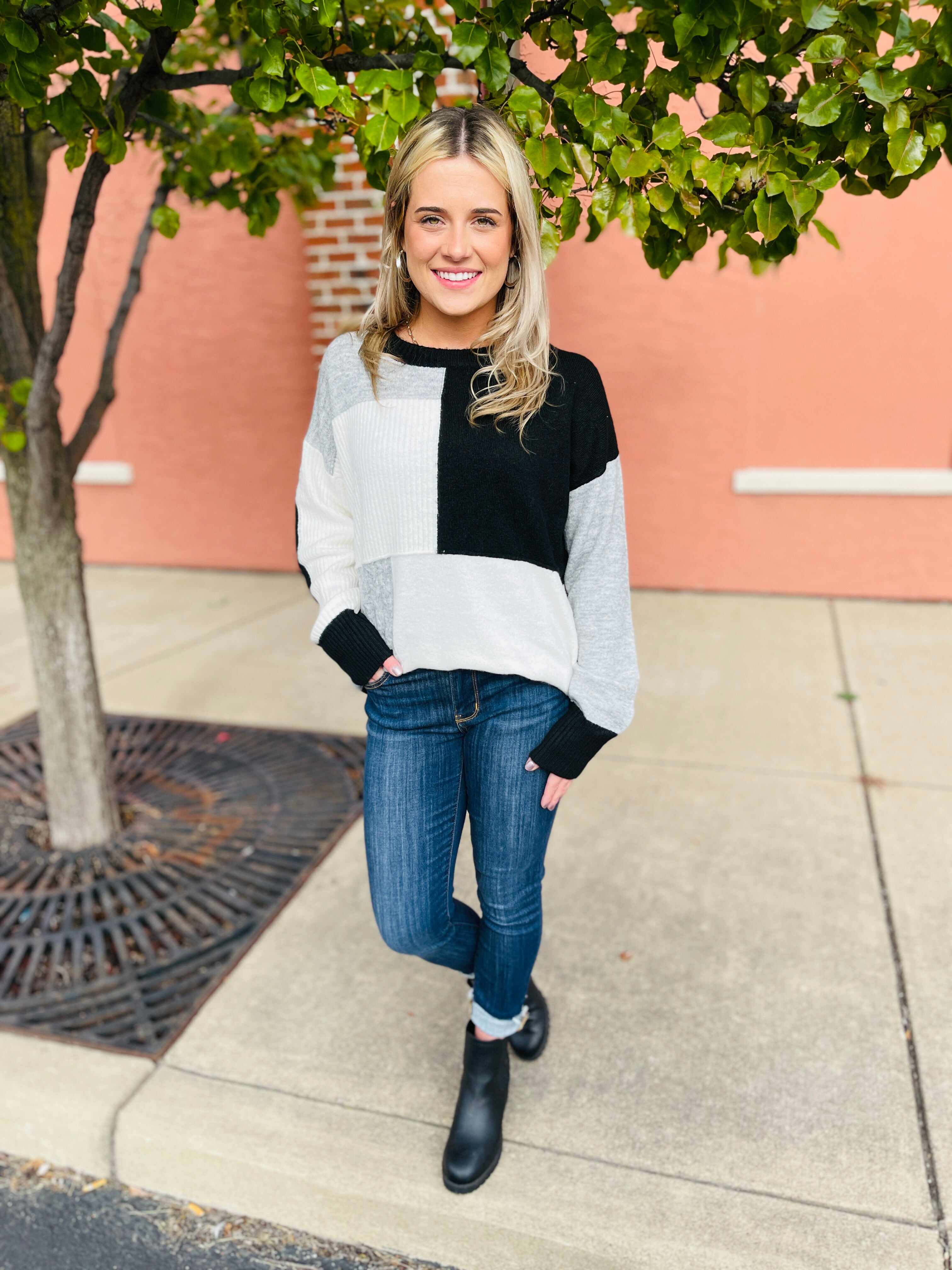 FIFTH RESTOCK! BEST SELLER!  Mid Rise REG/CURVY Work For The Weekend Skinny Jeans