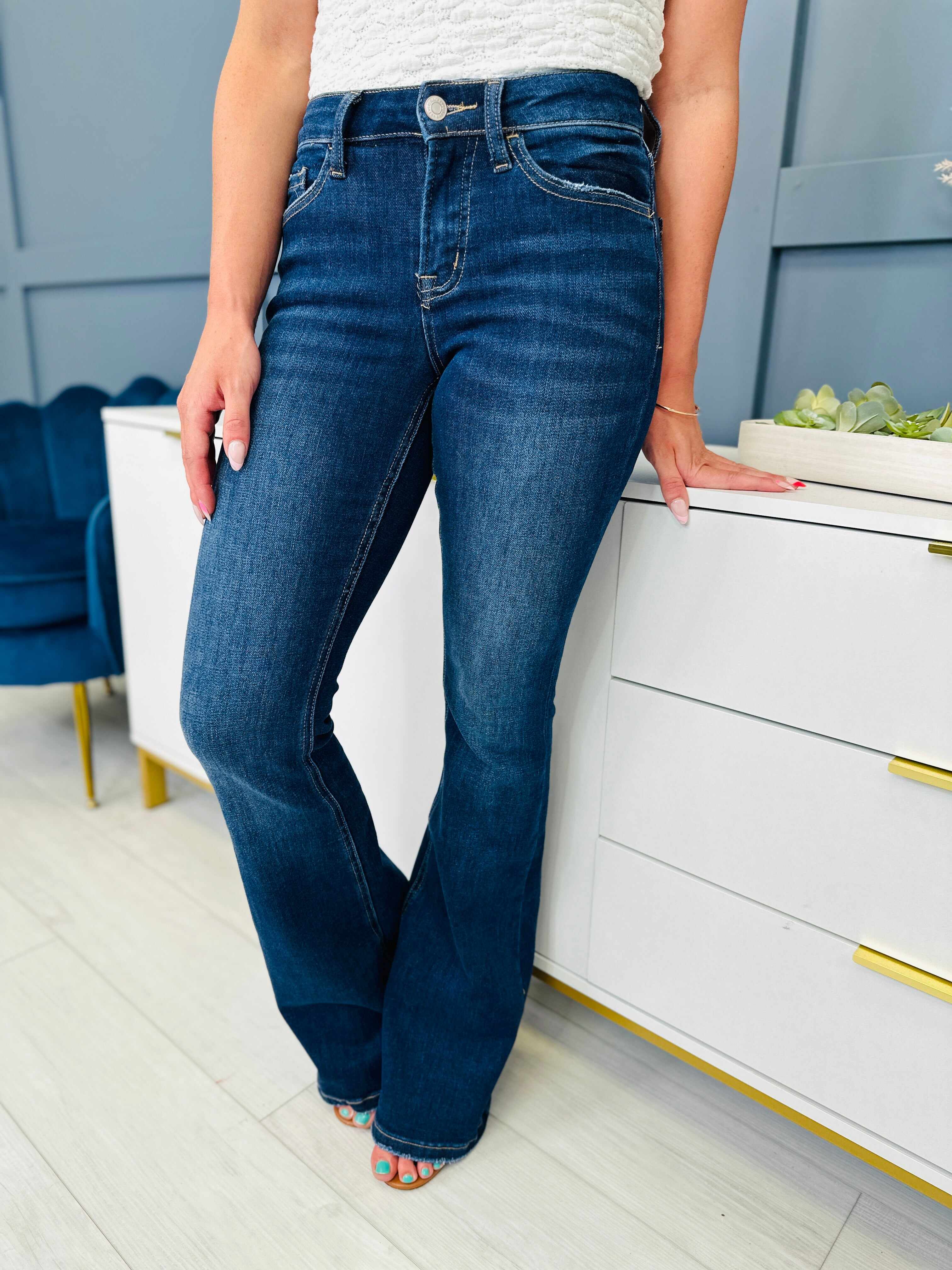 Lovervet REG/CURVY Far Out Flare Jeans