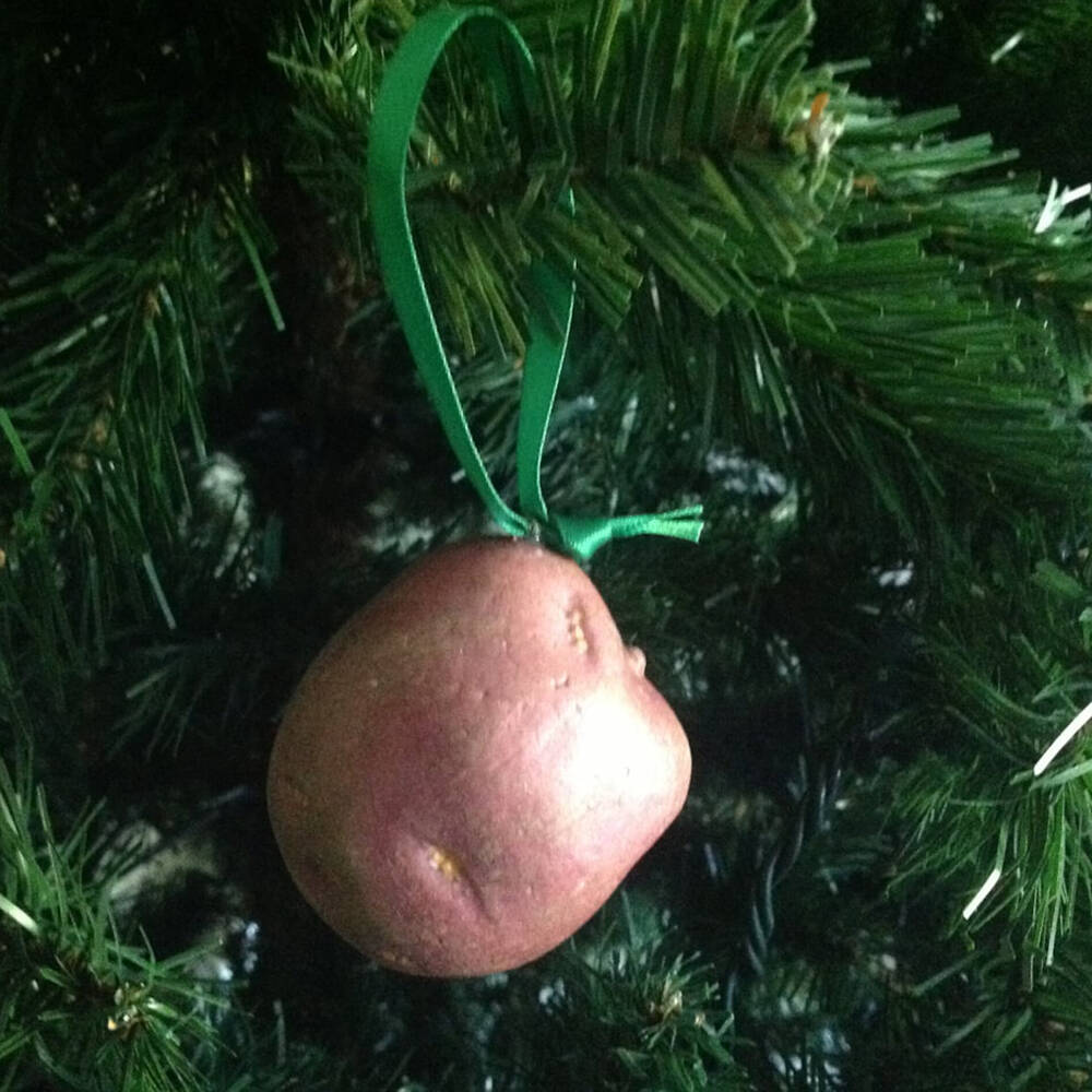 Irish ornament, looks like a real potato. Very cute!