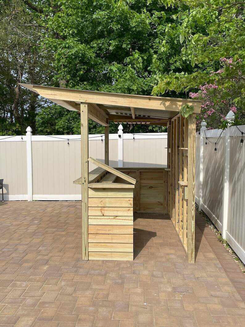 Bars To Yards US outdoor bar, patio, poolside bar, backyard fun, beer, family fun, tavern, sports bar, summer, patio furniture, garden fun,