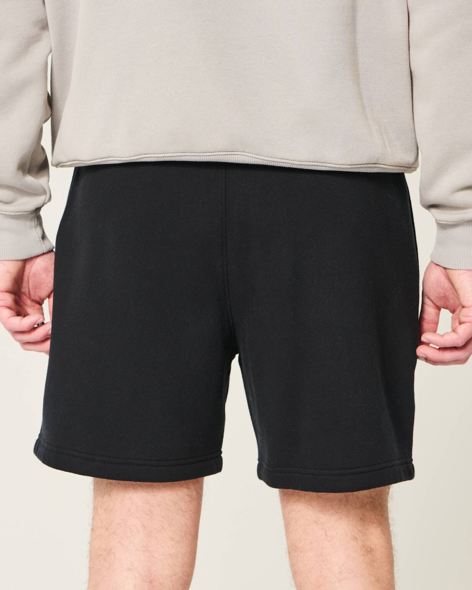 Mid-Thigh Camo Loose Fleece Shorts