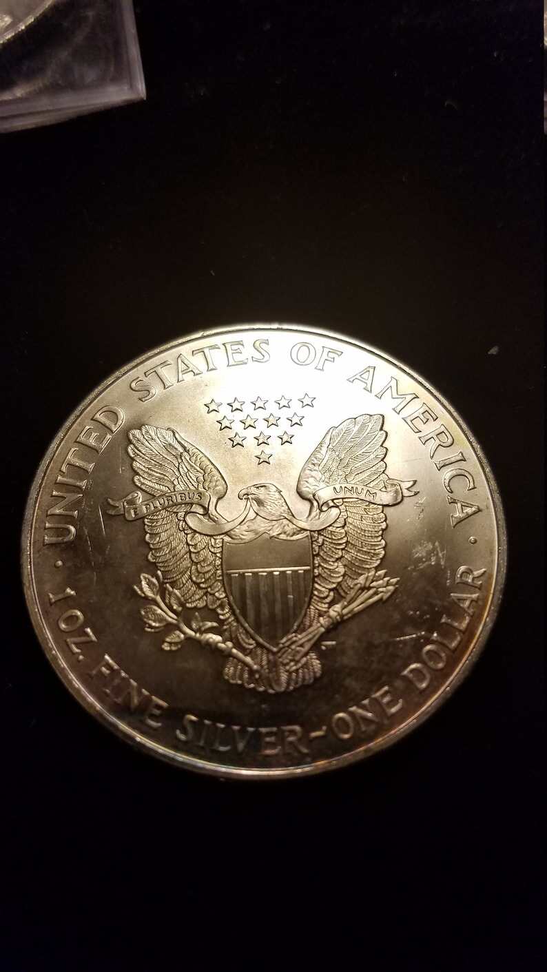 1995  American Silver Eagle    -  1 Oz .999 Silver - Key Date ! # 820