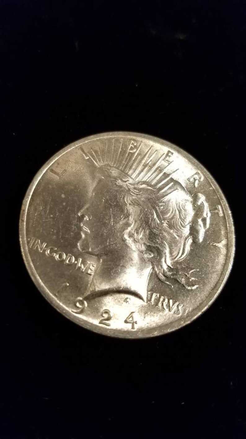 1924  Silver Peace Dollar BU   ! Lot# 773 Reg 69