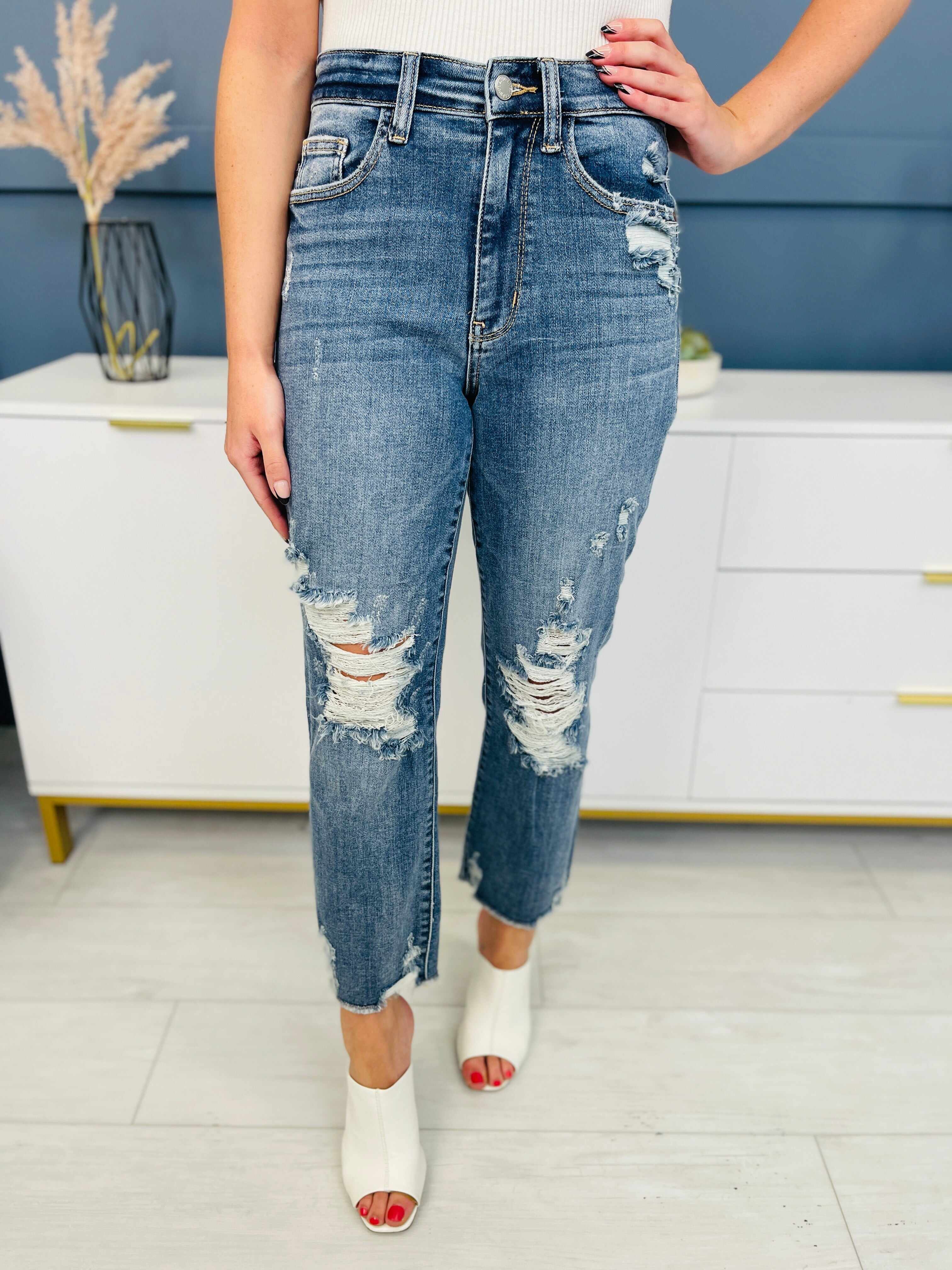 REG/CURVY Straight for the Heart Ankle Jeans