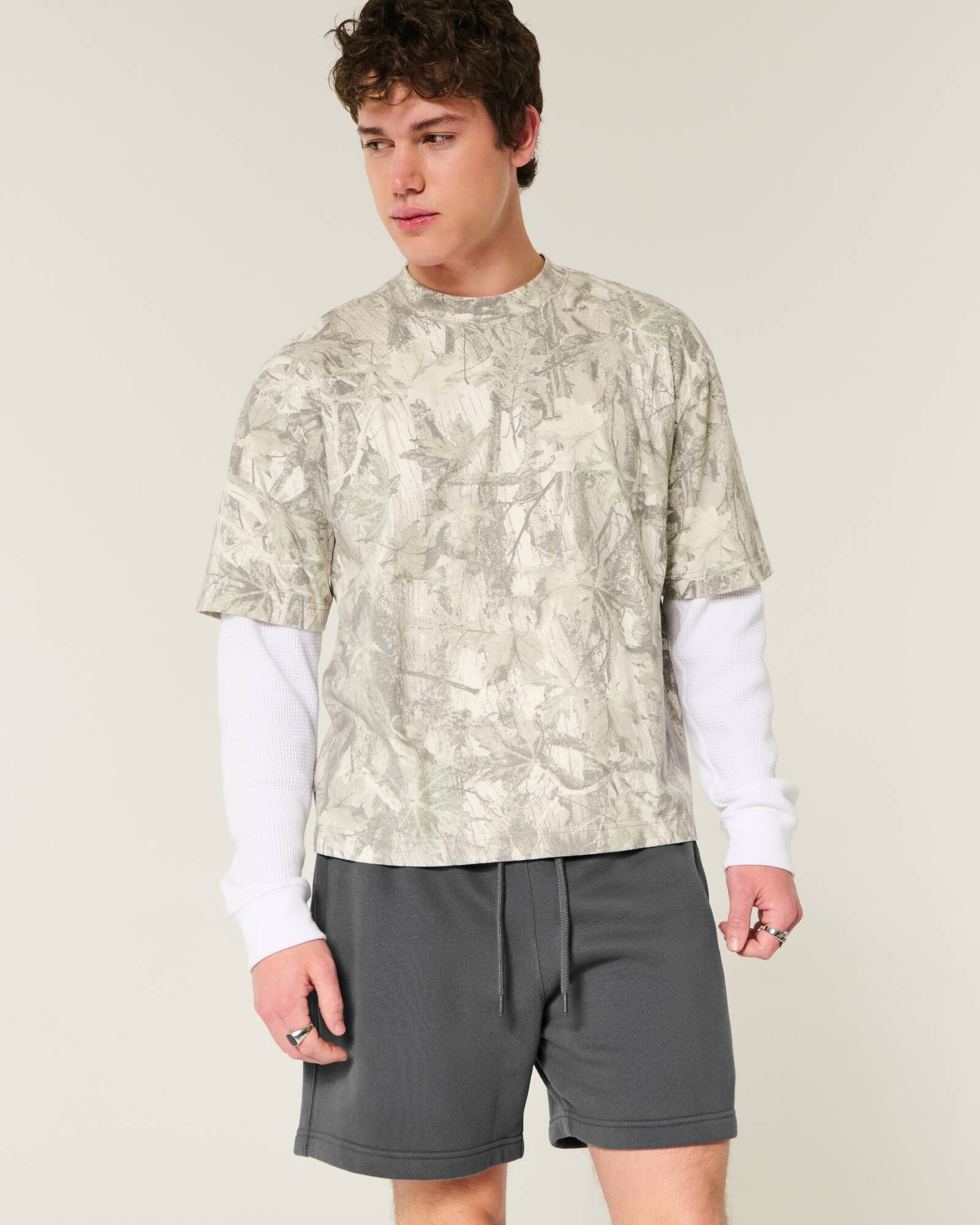 Mid-Thigh Camo Loose Fleece Shorts