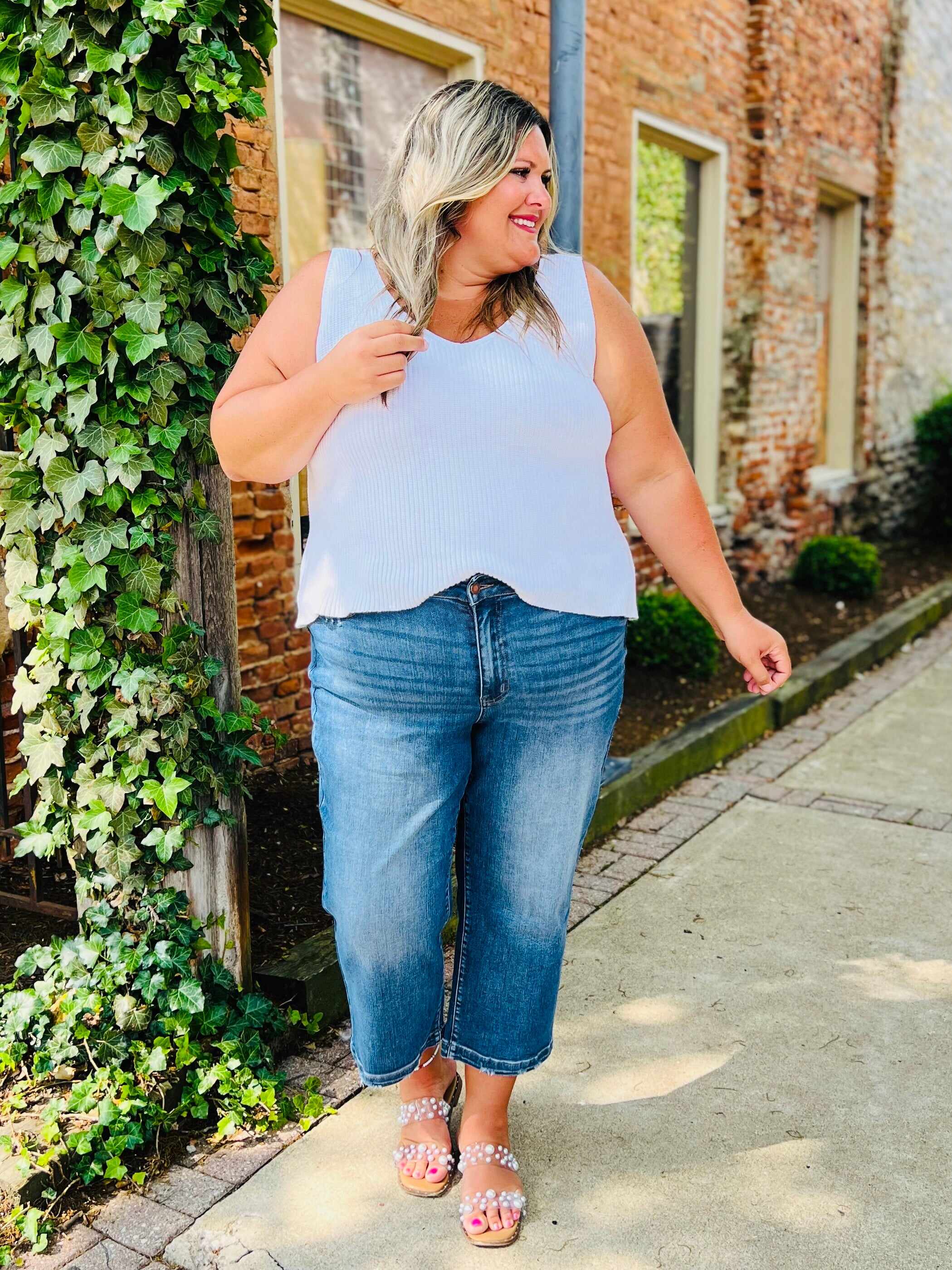 REG/CURVY Wide Eyed Cropped Wide Leg Jeans