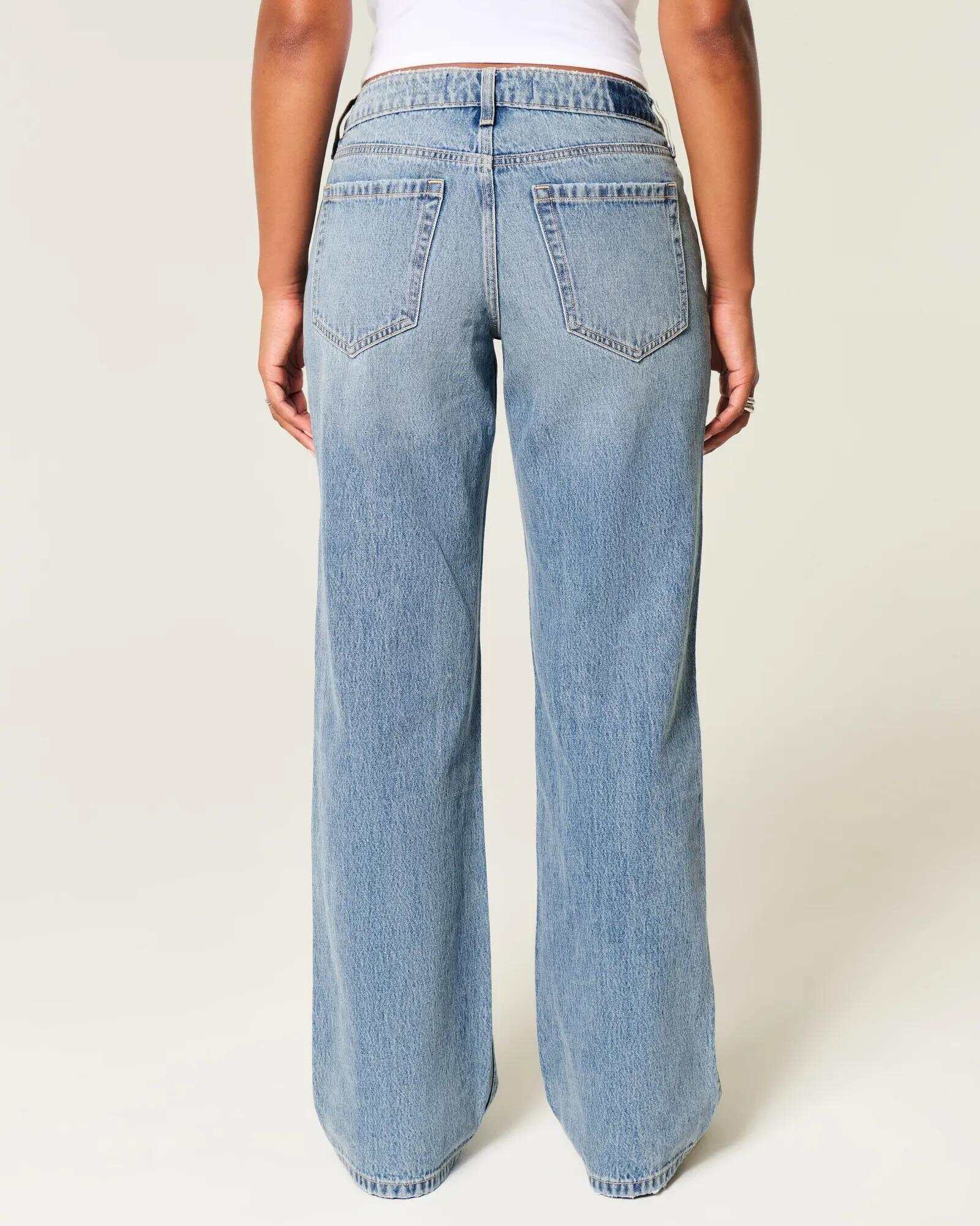 Curvy Low-Rise Light Wash Baggy Jeans