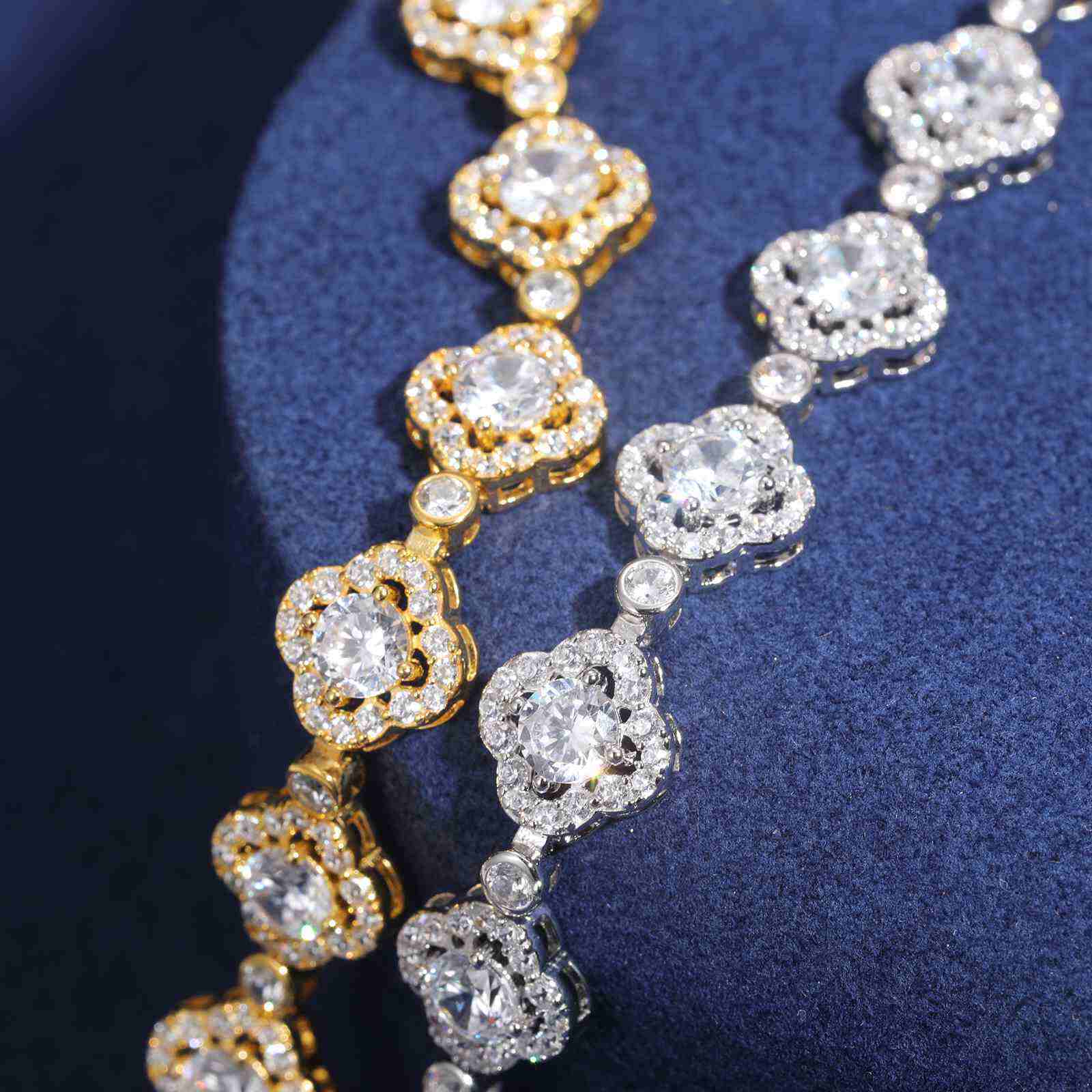 10mm S925 Moissanite Halo Four-leaf Clover Tennis Bracelet