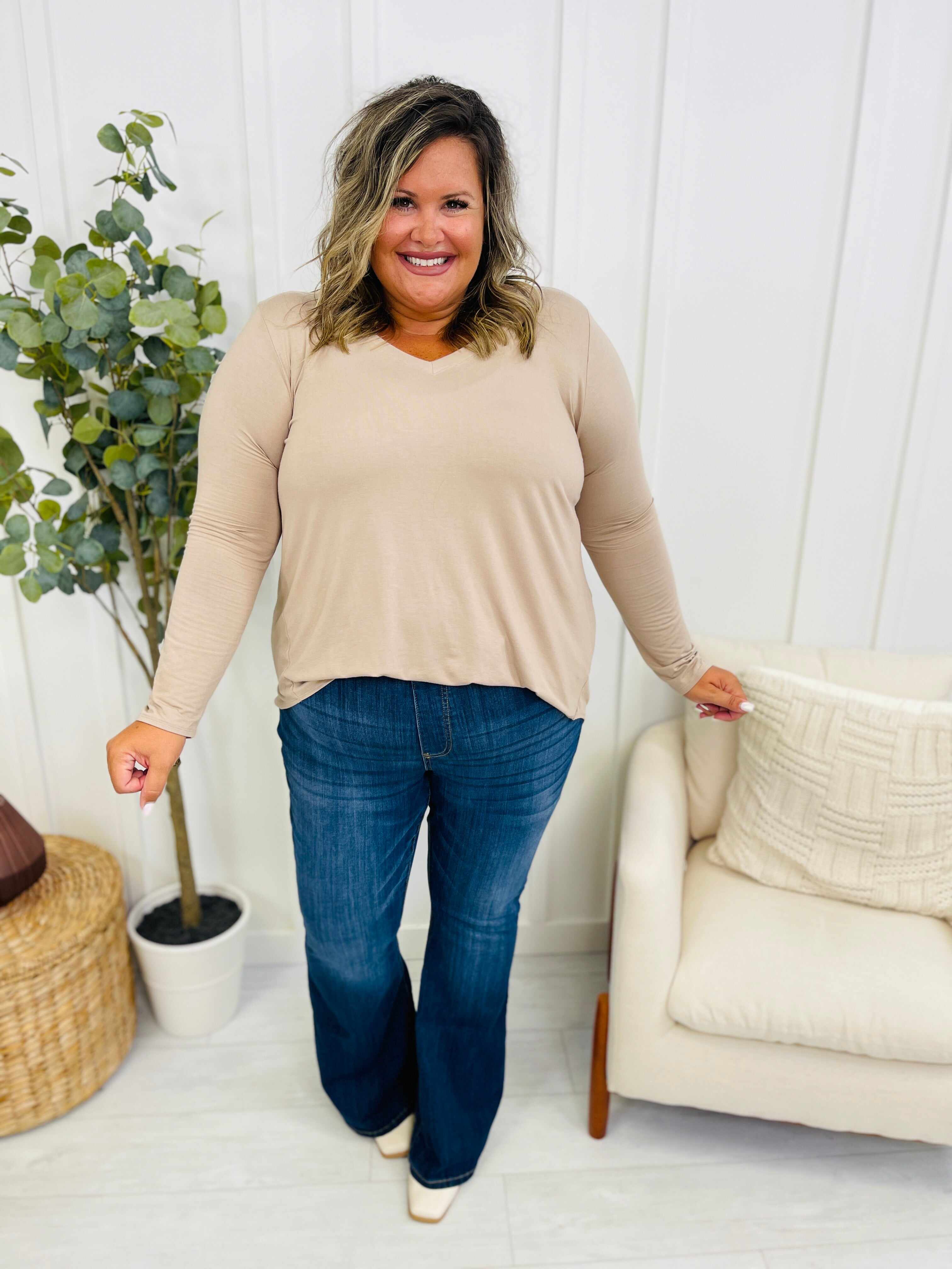 REG/CURVY Dream On Pull On Flare Jeans